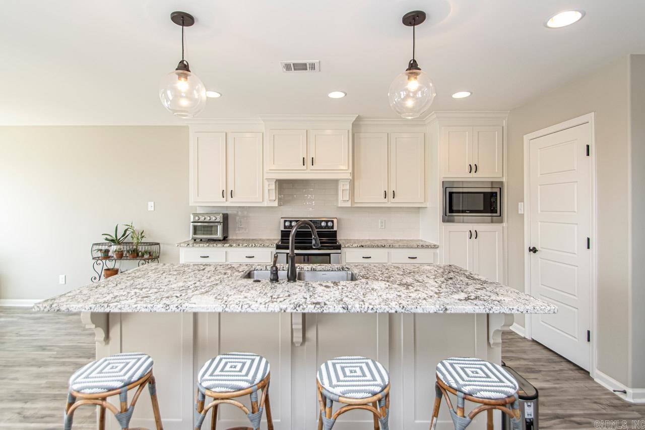 HIGHLAND VILLAGE - Residential