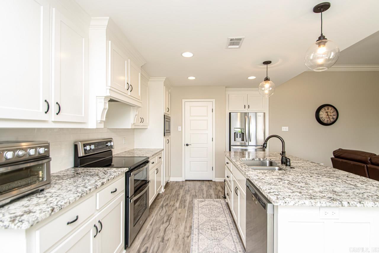 HIGHLAND VILLAGE - Residential