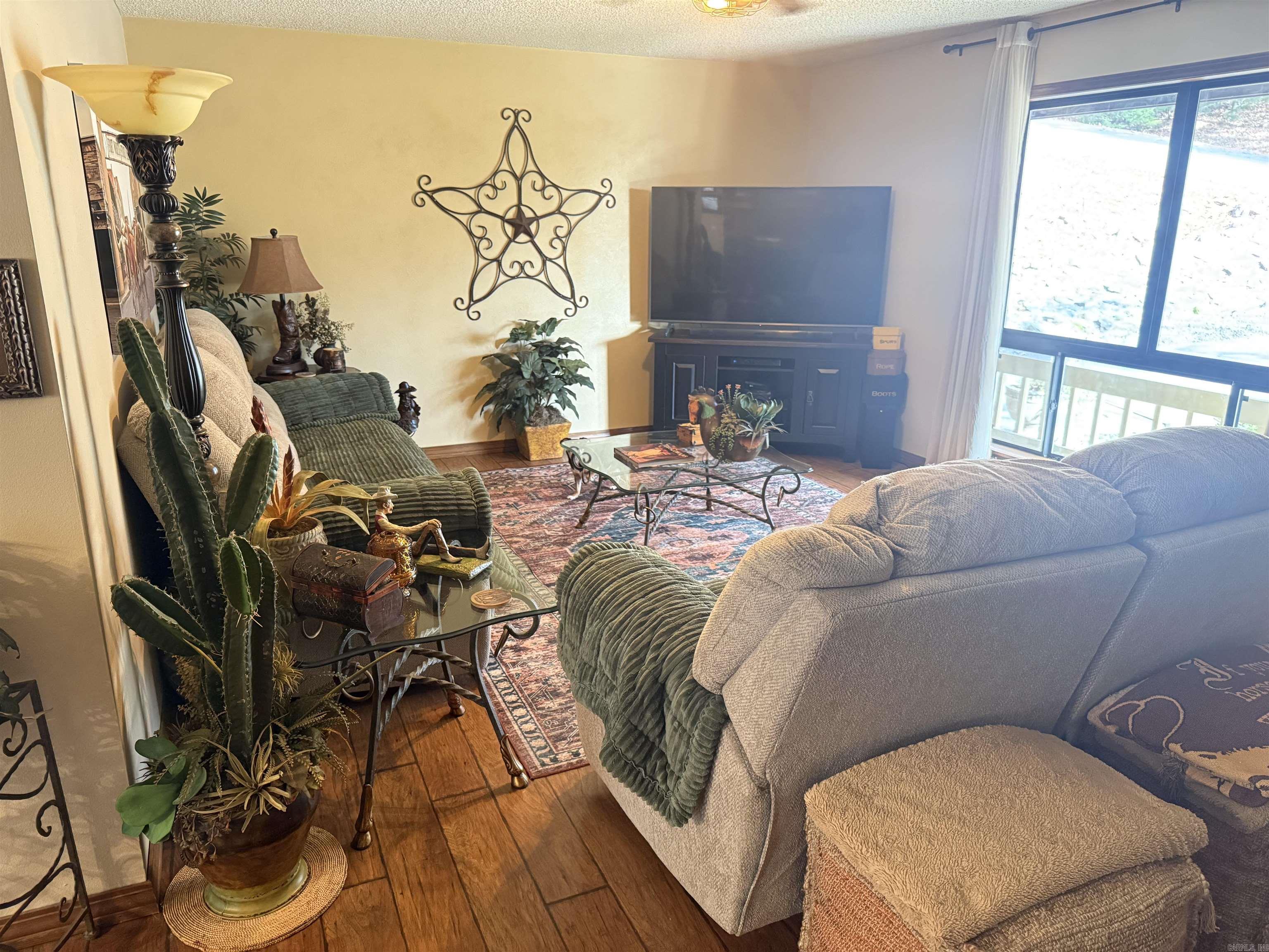 CHELSEA GLADE - Residential