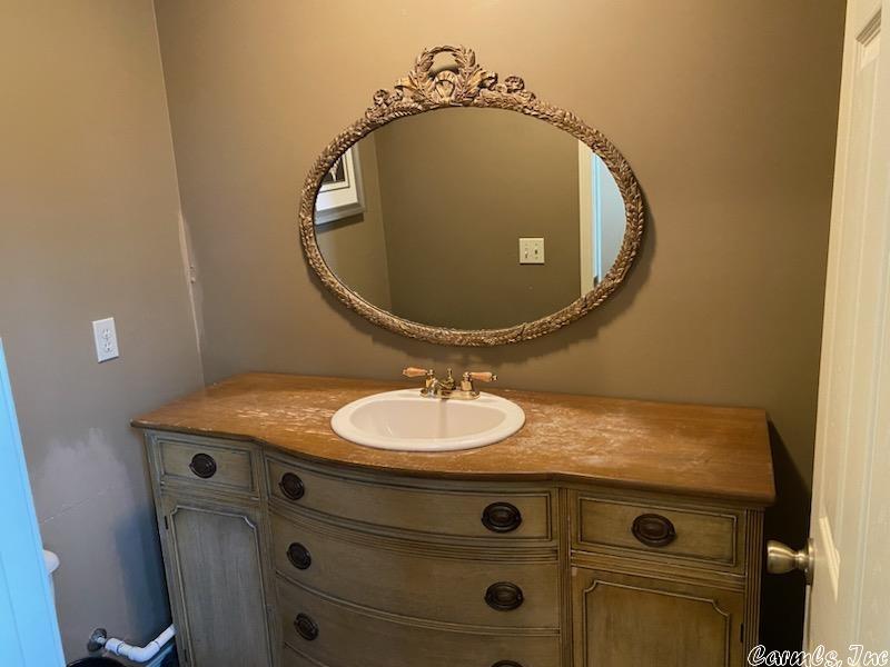 Metes & Bounds - Commercial Sale