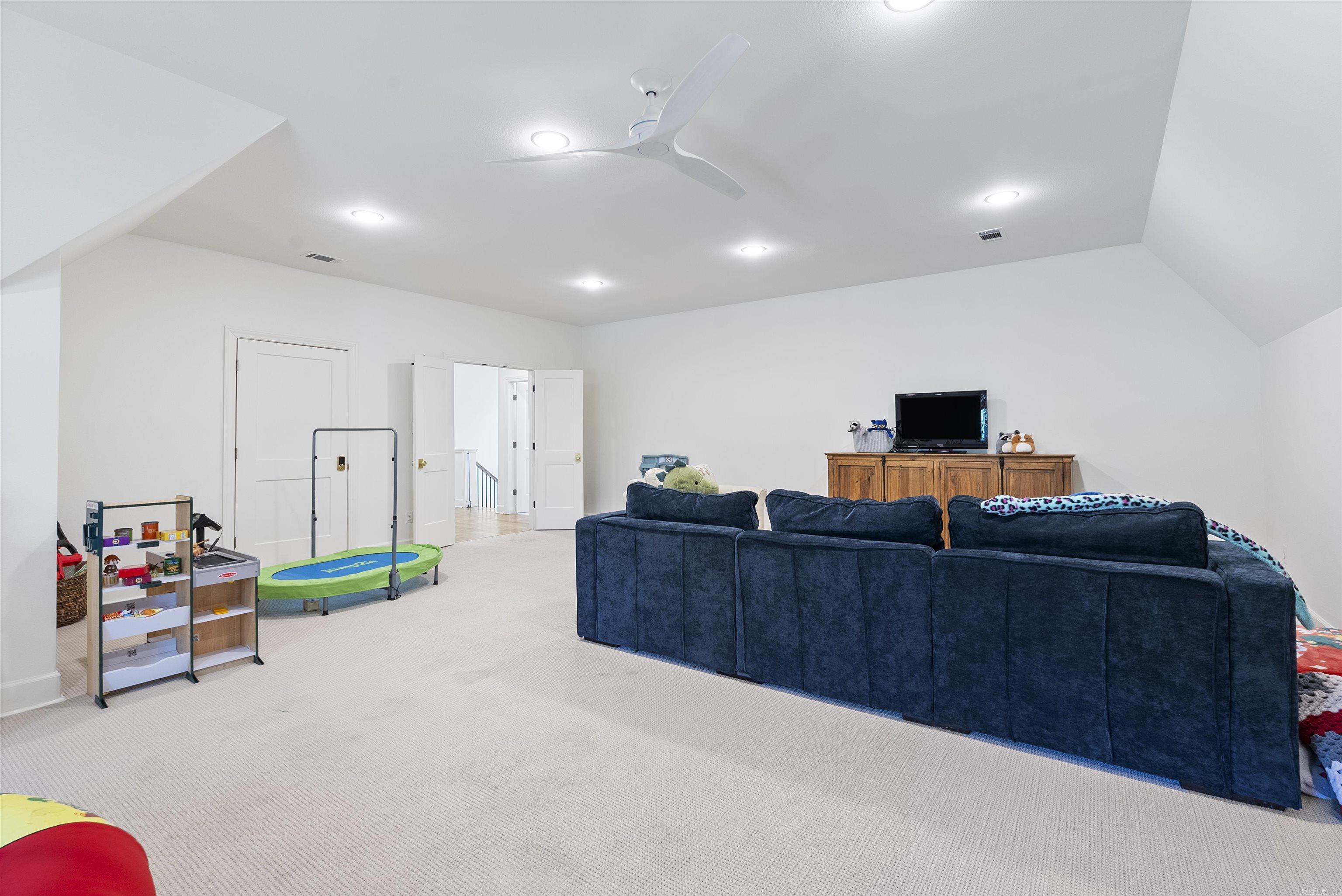 PLEASANT VALLEY - Residential