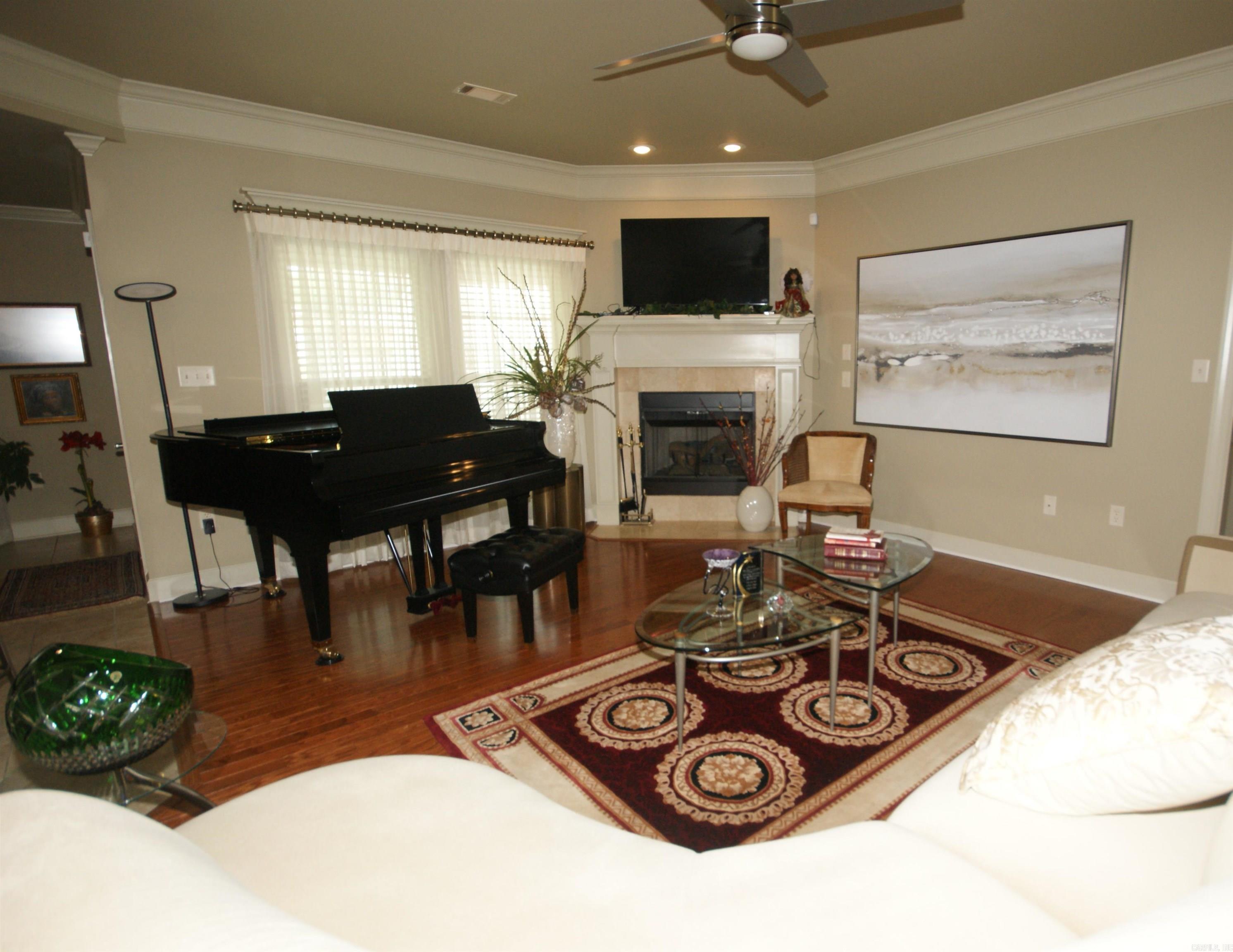 WOODRIDGE ESTATES - Residential