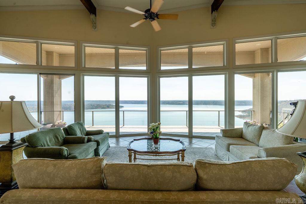 WINDCHASE - Residential