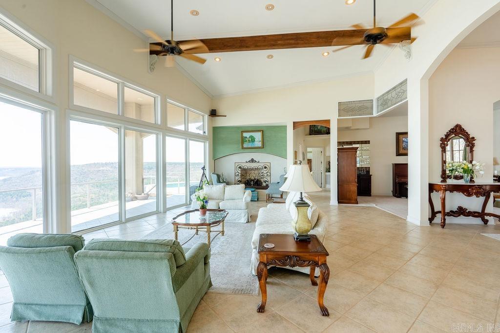 WINDCHASE - Residential