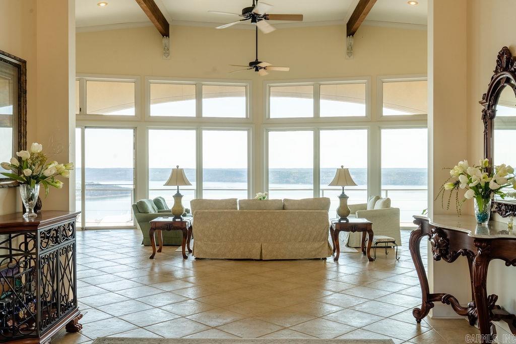 WINDCHASE - Residential