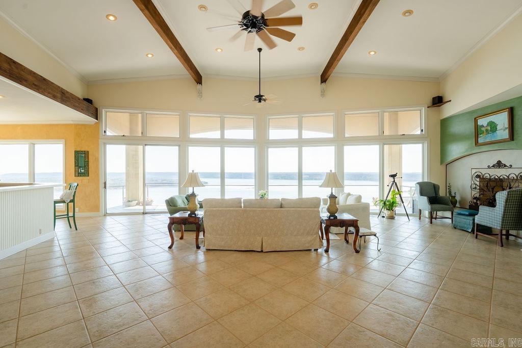WINDCHASE - Residential
