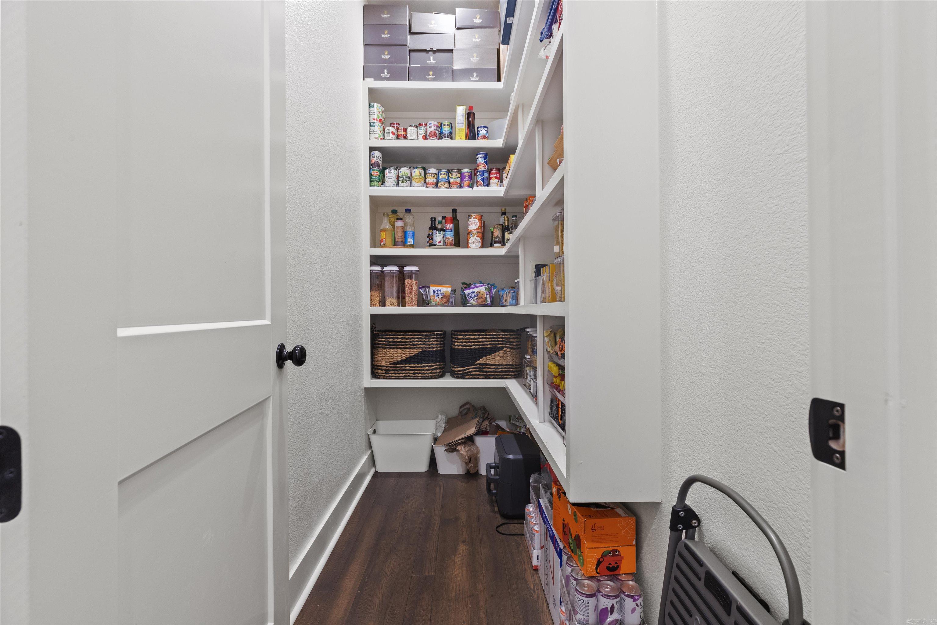 CHENAL VALLEY "ENSBURY PLACE" - Residential