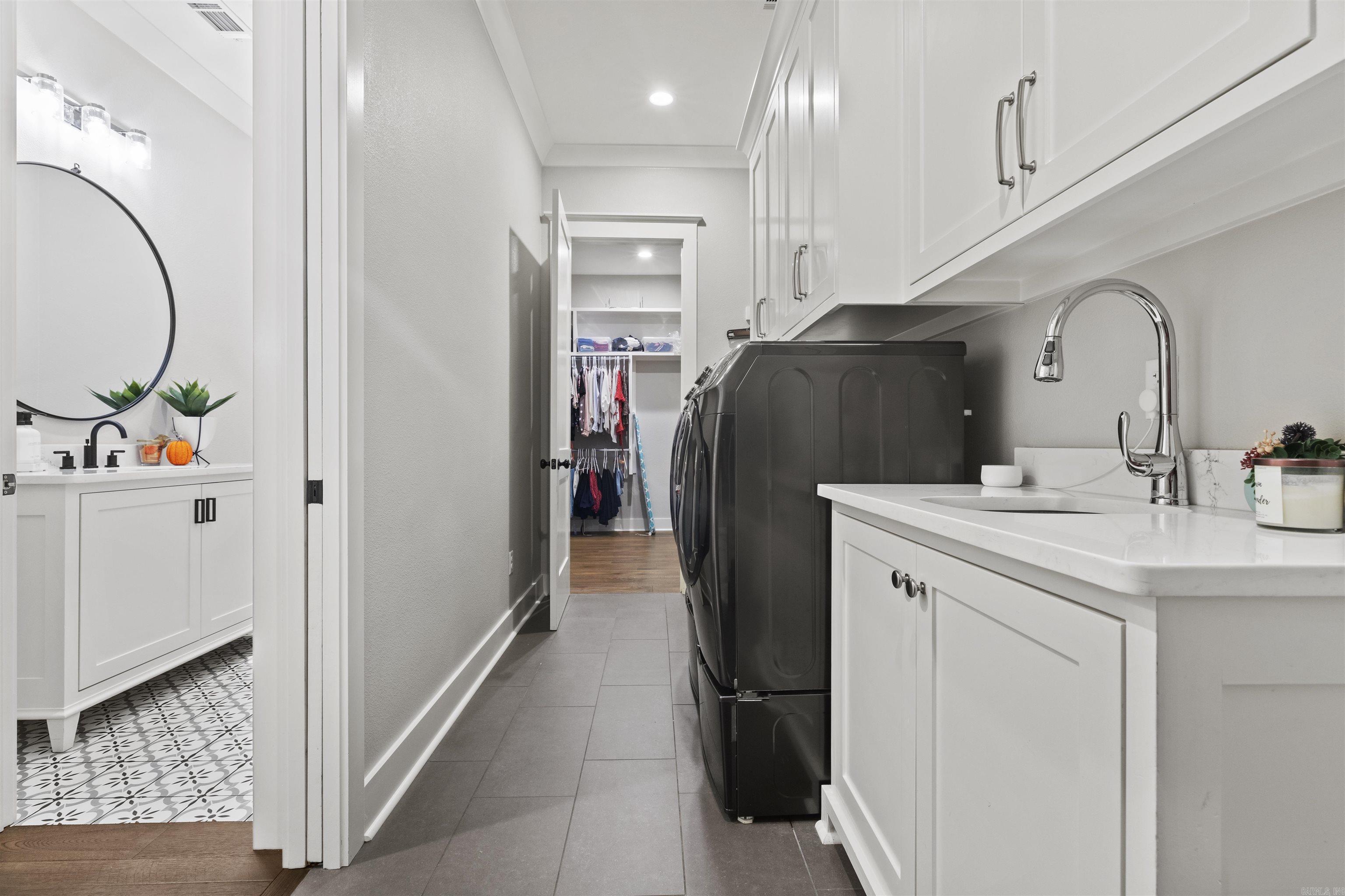 CHENAL VALLEY "ENSBURY PLACE" - Residential