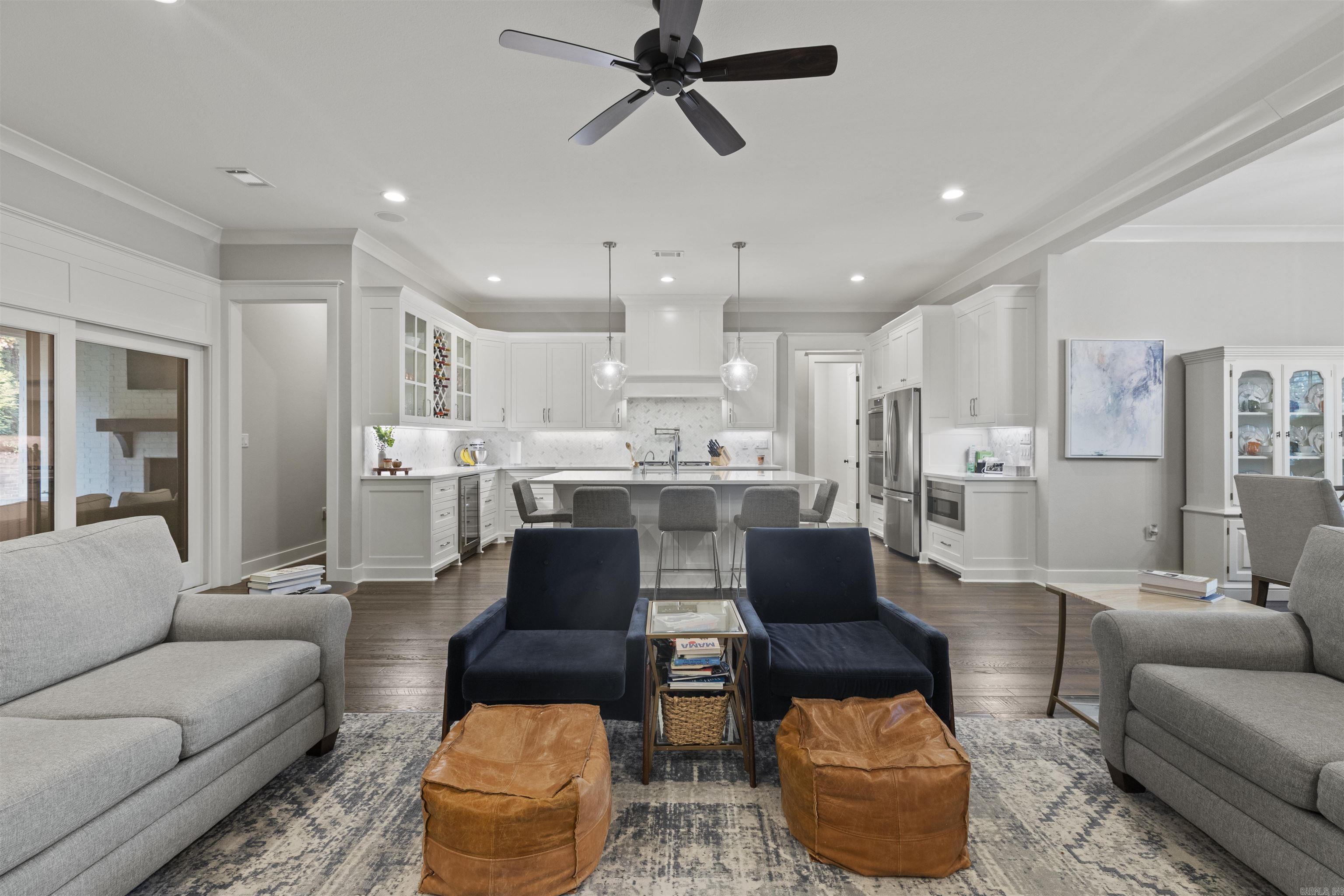 CHENAL VALLEY "ENSBURY PLACE" - Residential