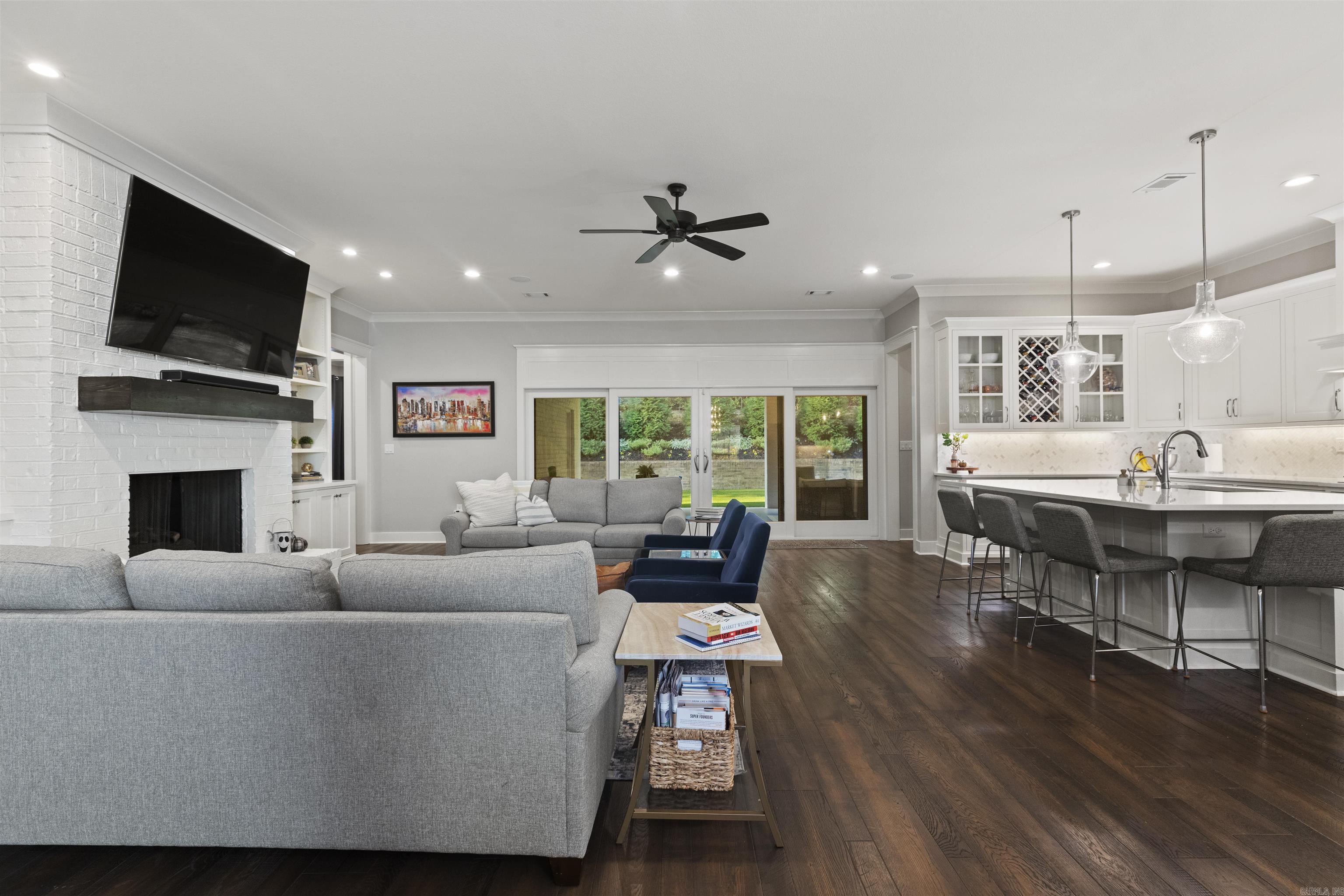 CHENAL VALLEY "ENSBURY PLACE" - Residential