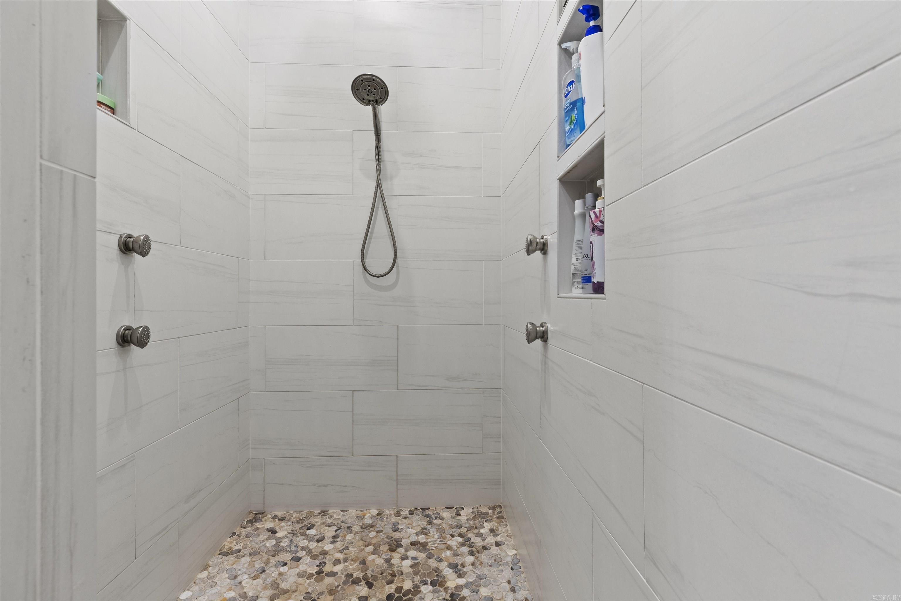 CHENAL VALLEY "ENSBURY PLACE" - Residential