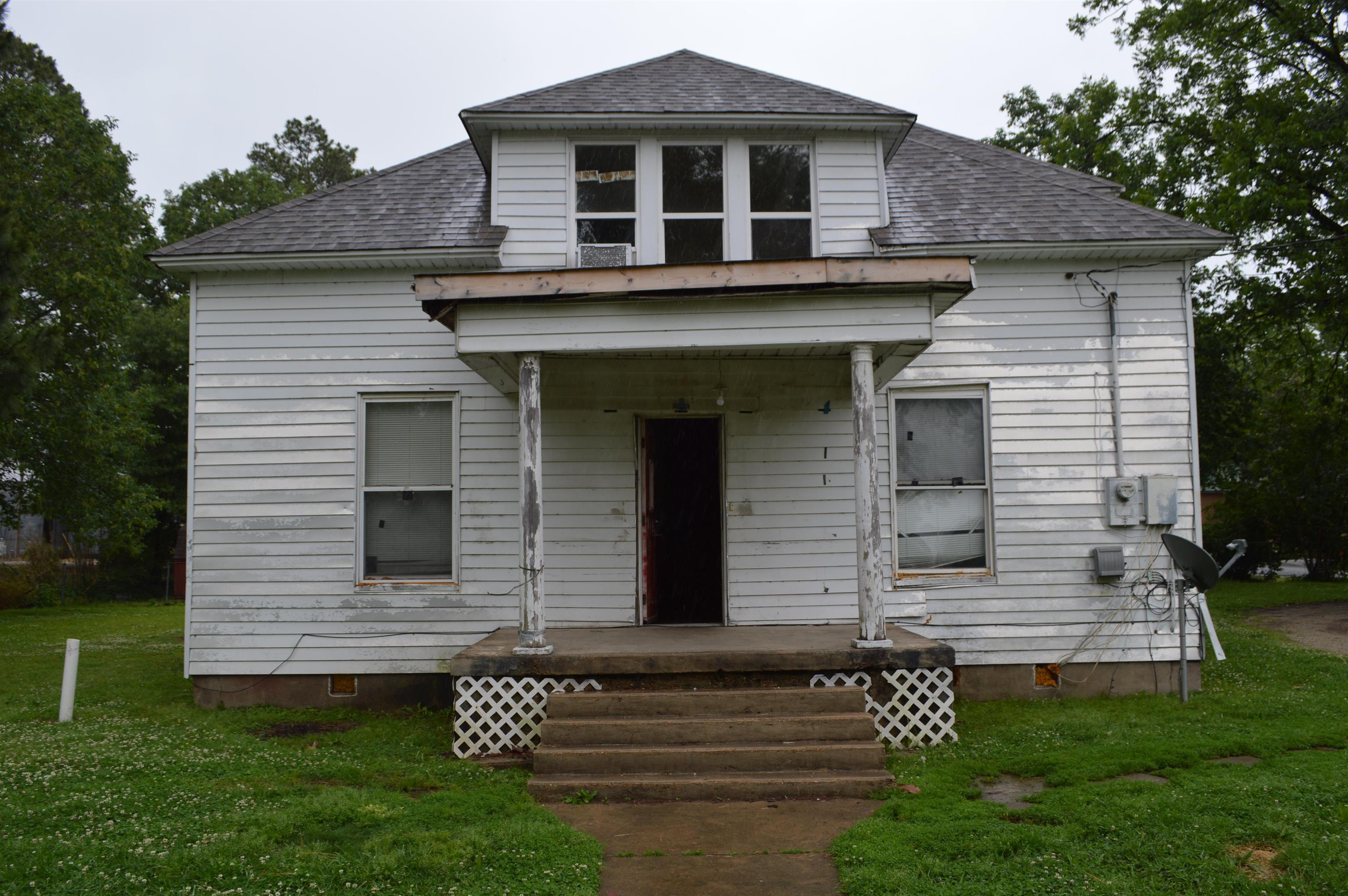 Looking for a charming place to call home? Look no further than 300 N Cole St. in Harrisburg, Arkansas! This delightful property not only offers a welcoming atmosphere but also boasts a brand-new roof, ensuring peace of mind for years to come.
