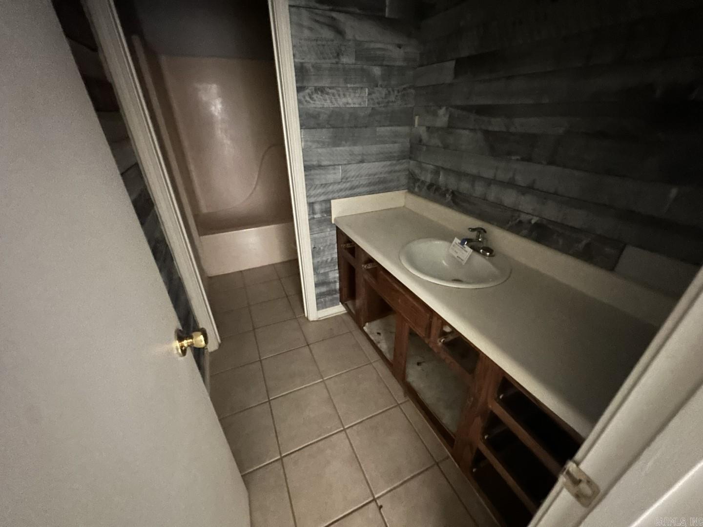 SHANNON HILLS s - Residential