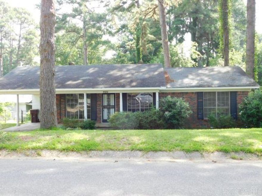 Enjoy the spacious deck in this well established neighborhood.  HUD Owned Property: Case # 031-319268. HUD Homes are sold AS-IS, Where Is, with no representations, warranties or disclosures. Ask your agent for more details & submit offers on www.hudhomestore.com. Managed by www.chrononssolutions.com. Deed conveyed by Special Warranty Deed or its equivalent. FHA $100 Down Sales Incentive for all HUD REO offers accepted from June 1, 2017 through June 30, 2017. See uploaded docs. See agent remarks