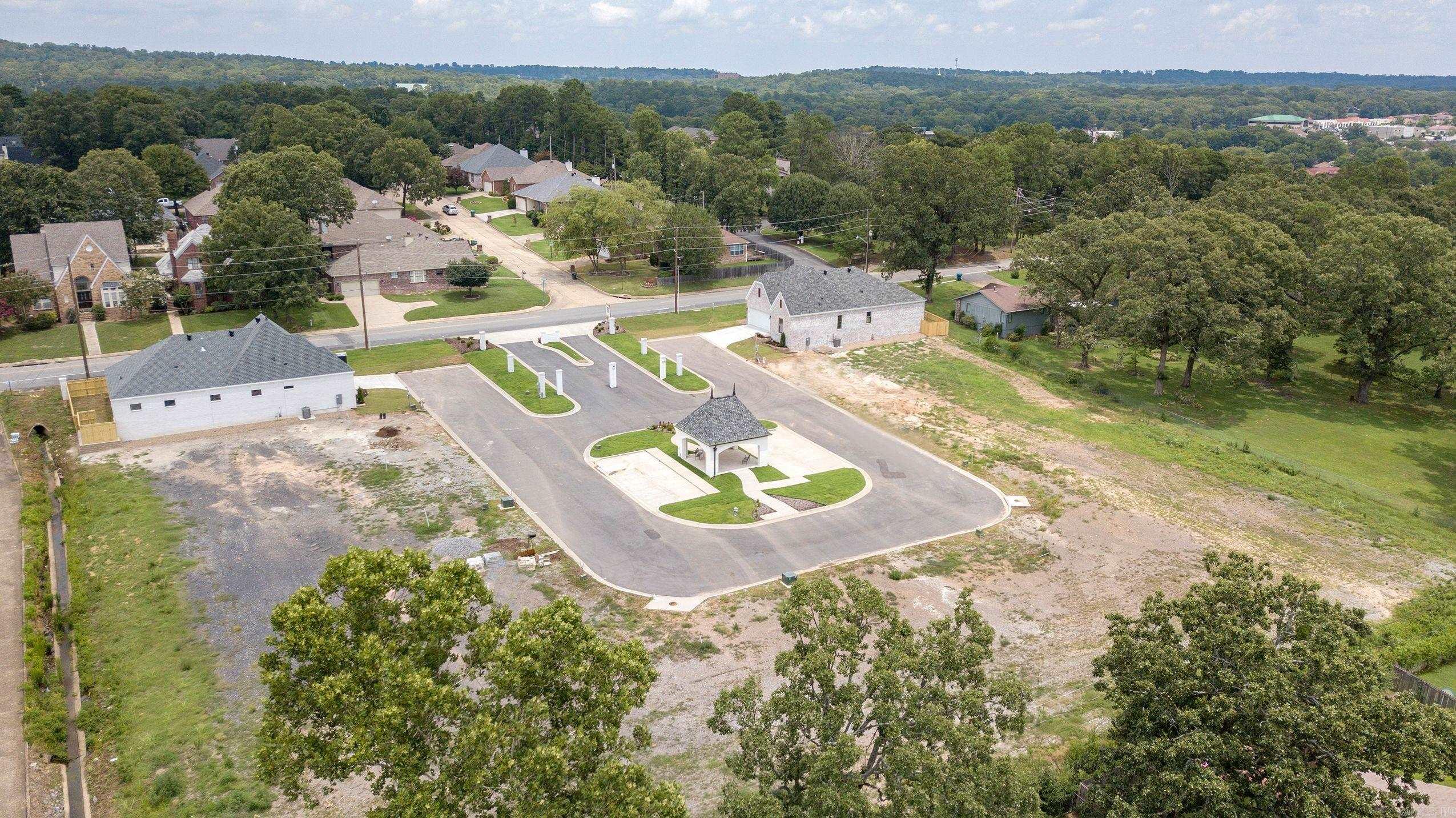 MERGERON COURT - Land