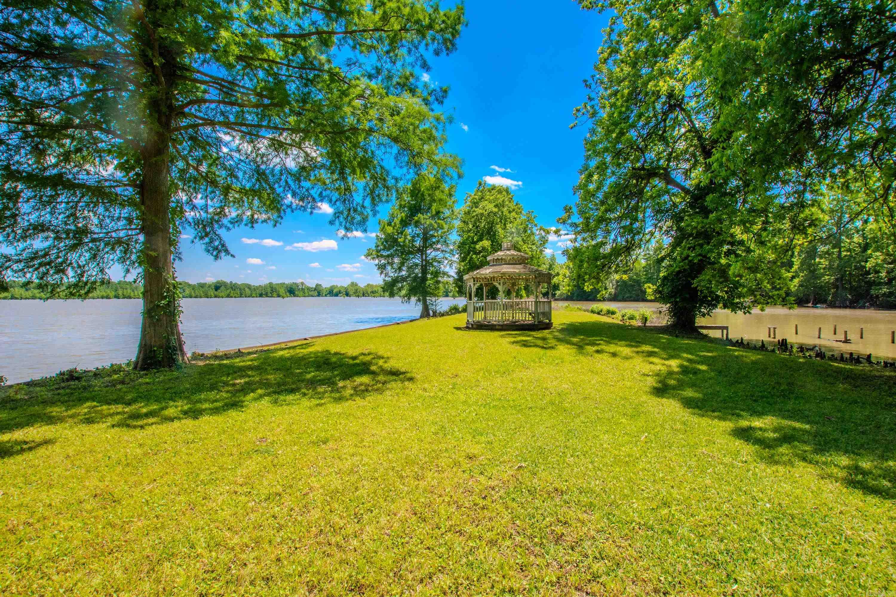 WILLOW BEACH ESTATES - Residential