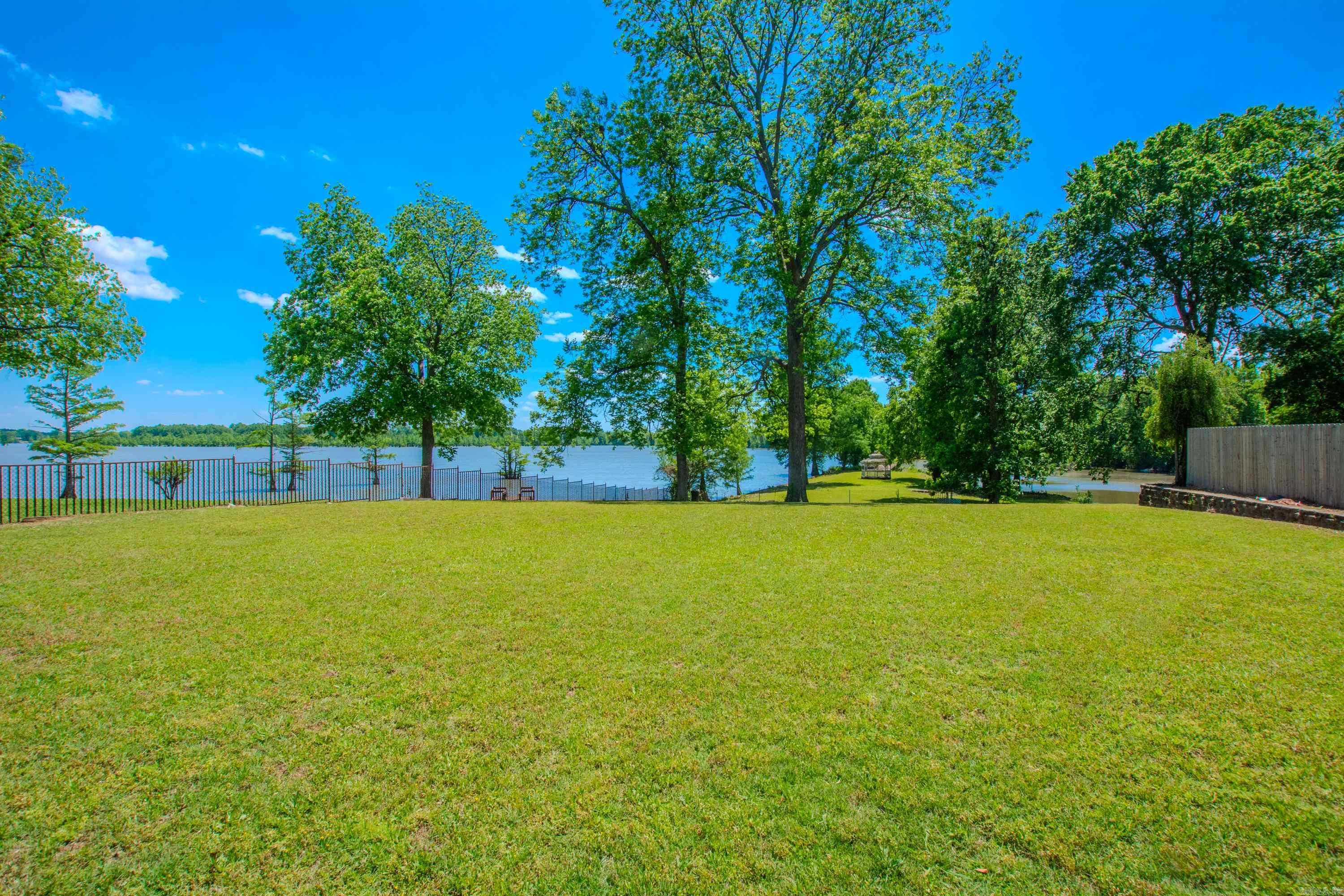 WILLOW BEACH ESTATES - Residential