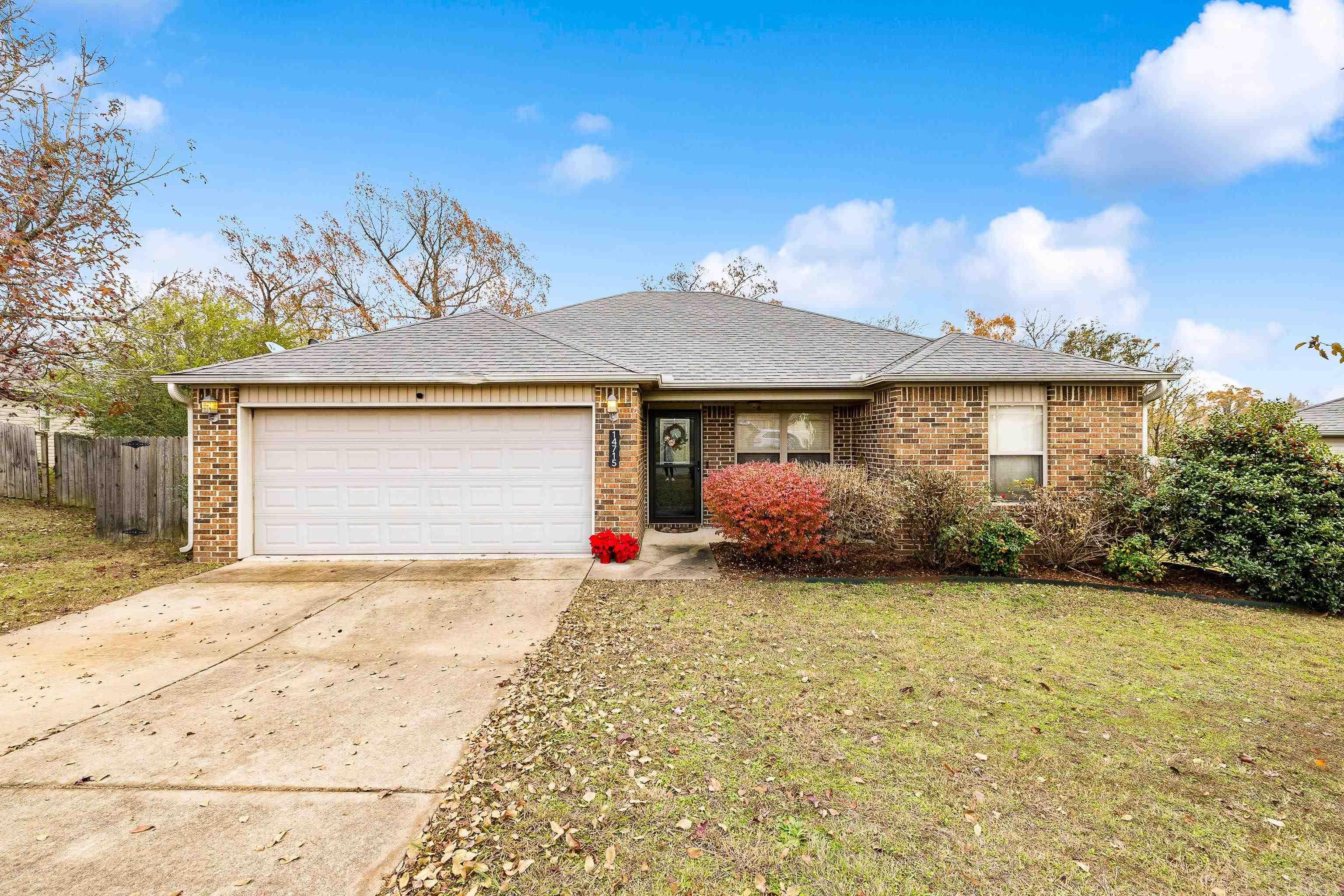 PARKWAY MEADOWS - Residential