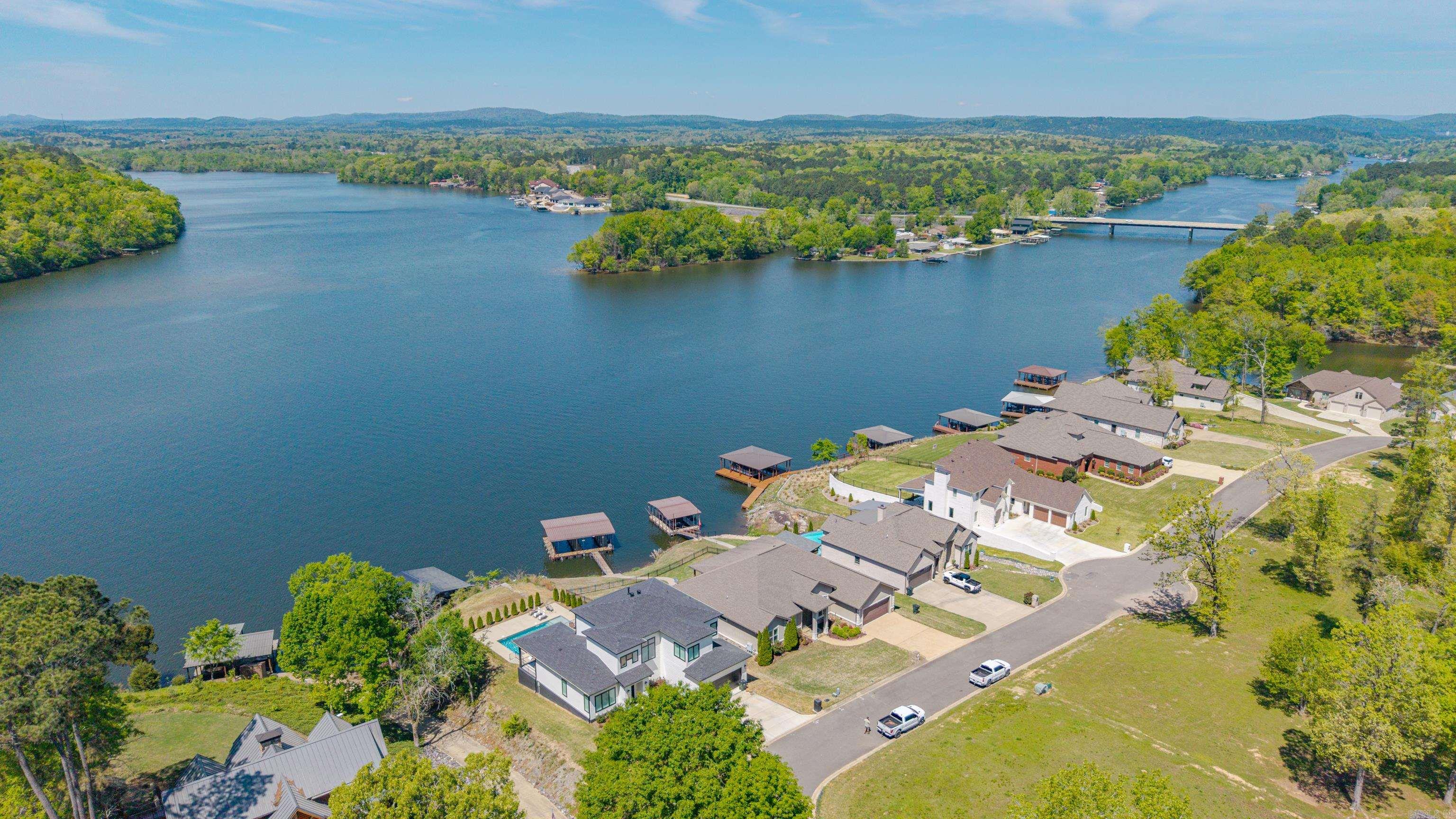 Oakridge Lake Estates - Residential