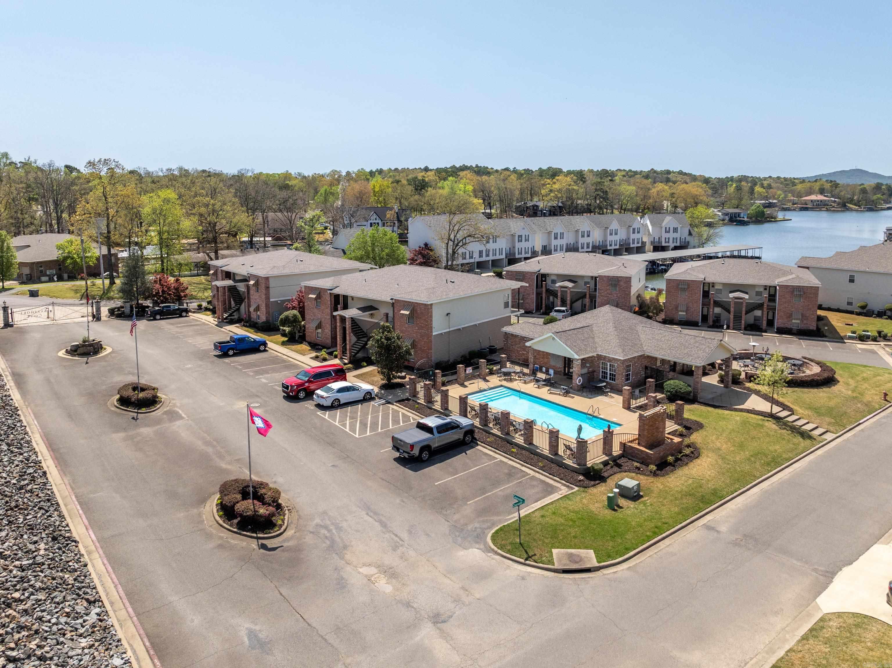 BAYSHORE COVE HPR PHASE IA - Residential