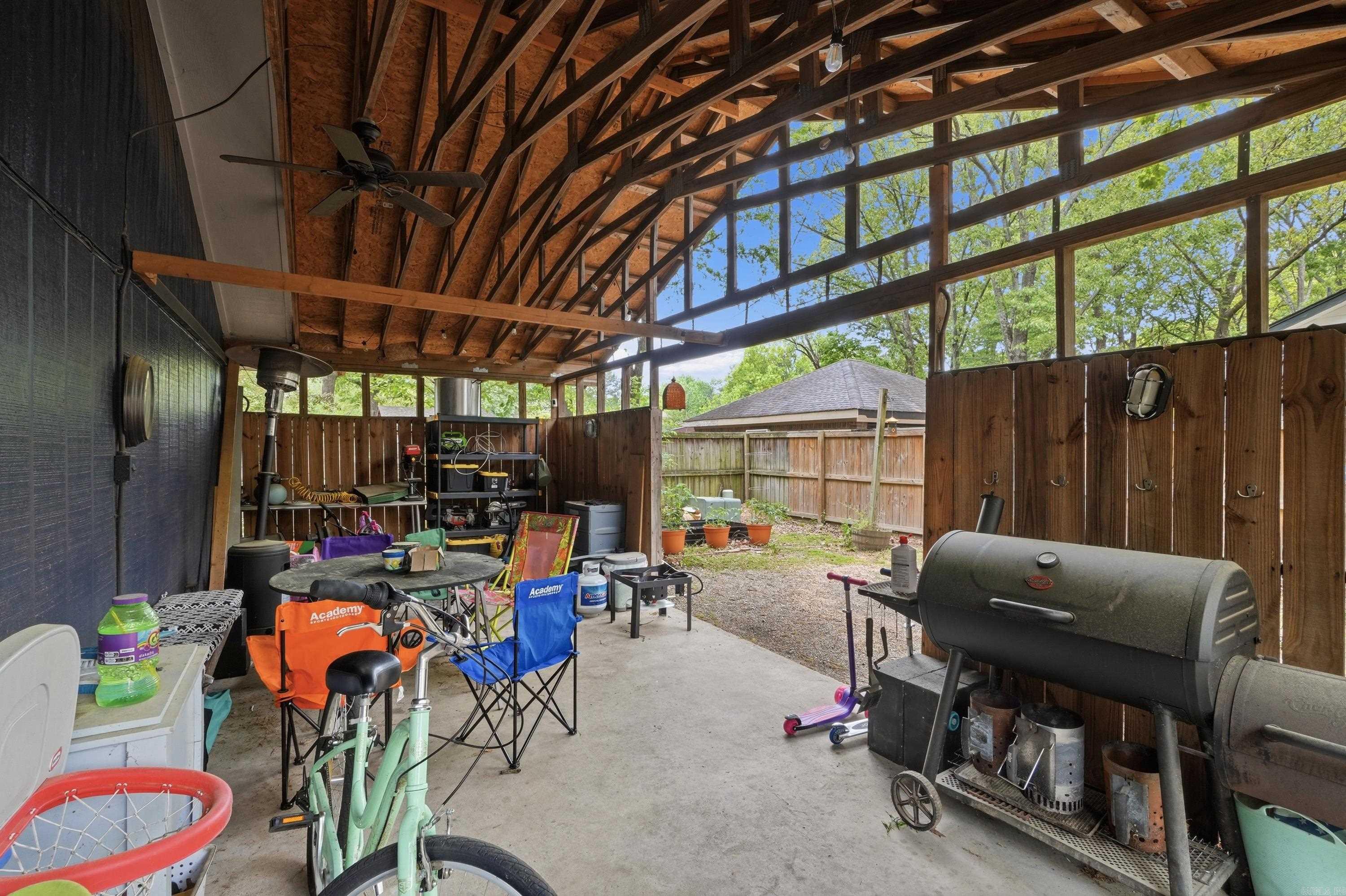 CREEKWOOD - Residential