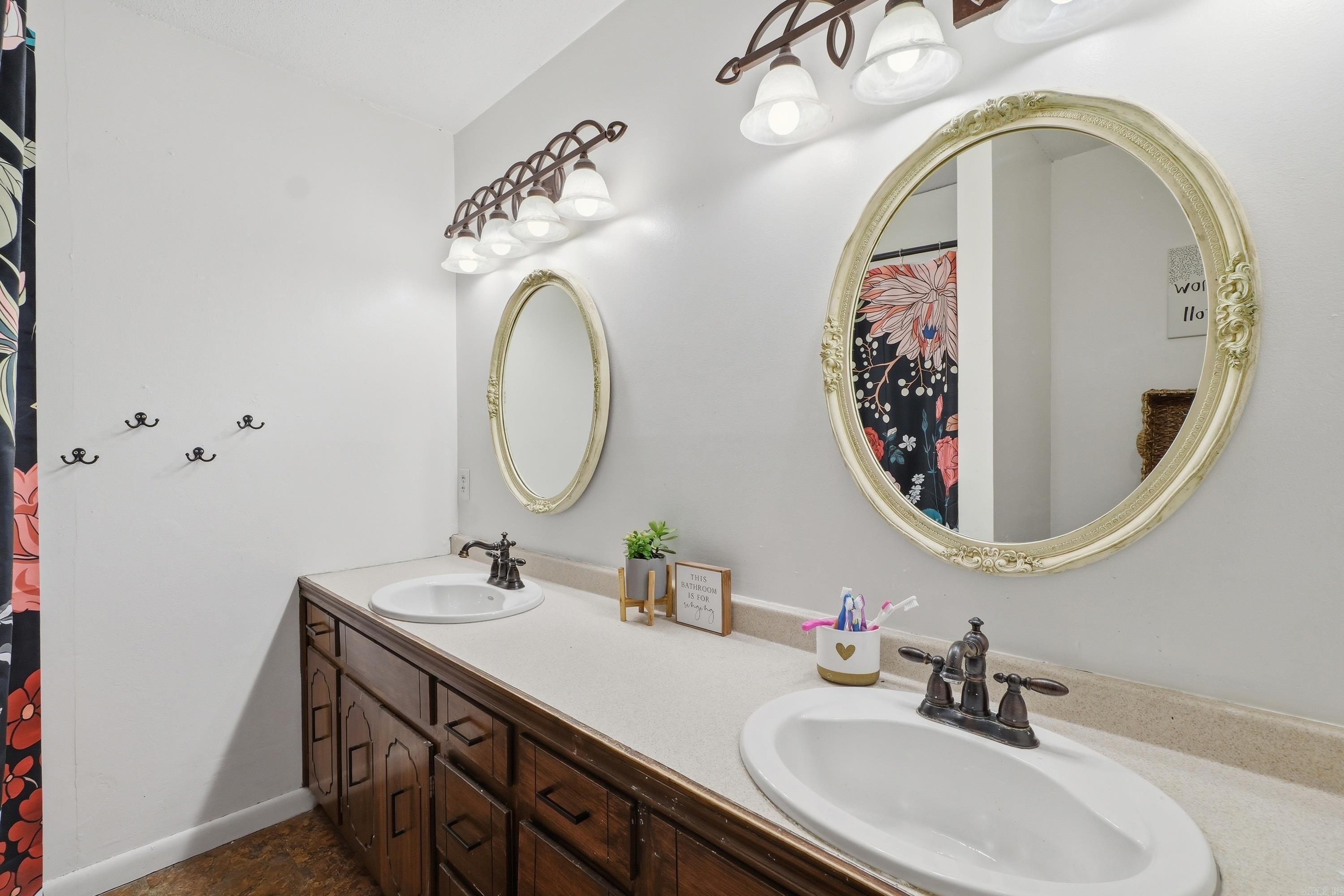 CREEKWOOD - Residential