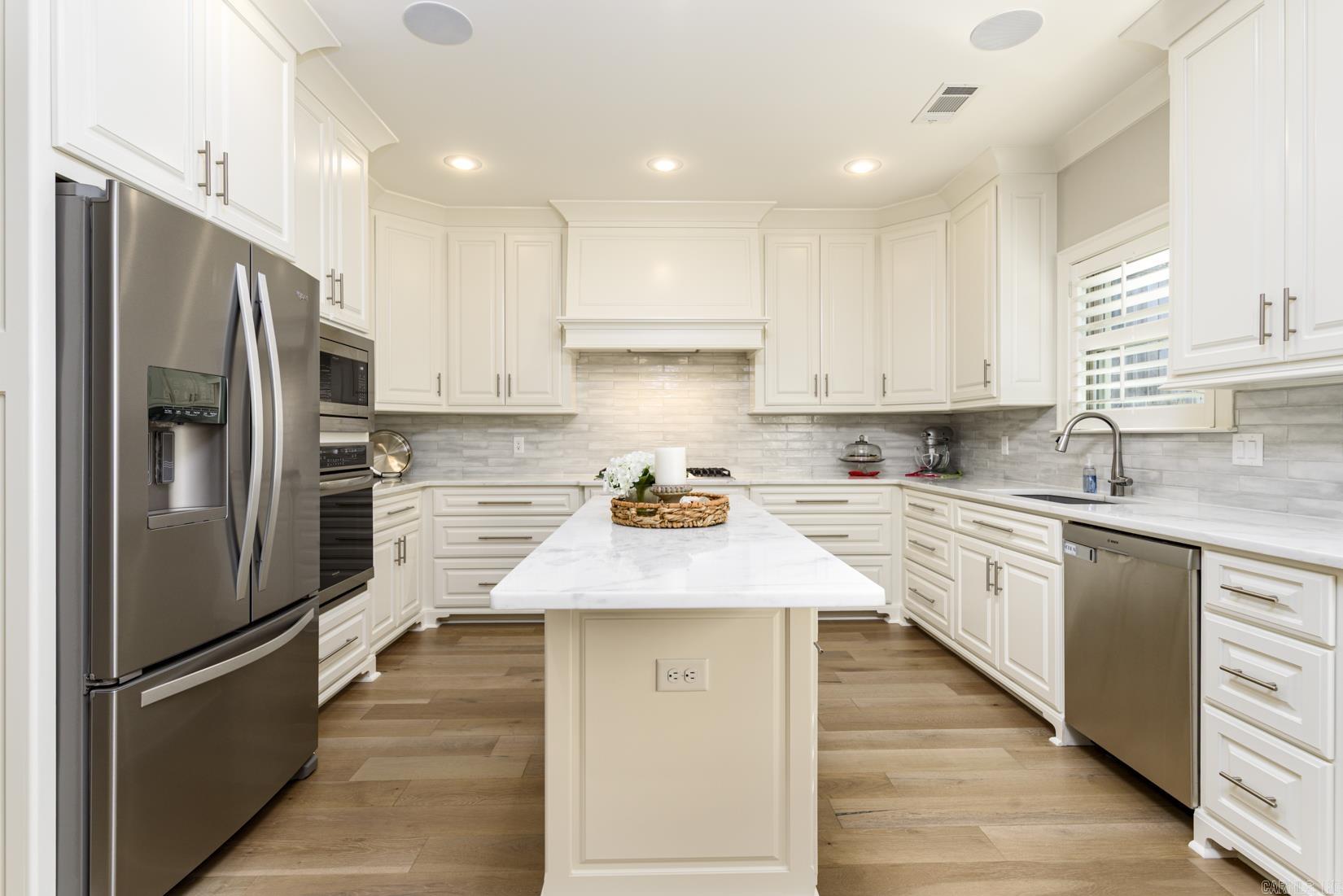 CHENAL VALLEY EPERNAY PLACE - Residential