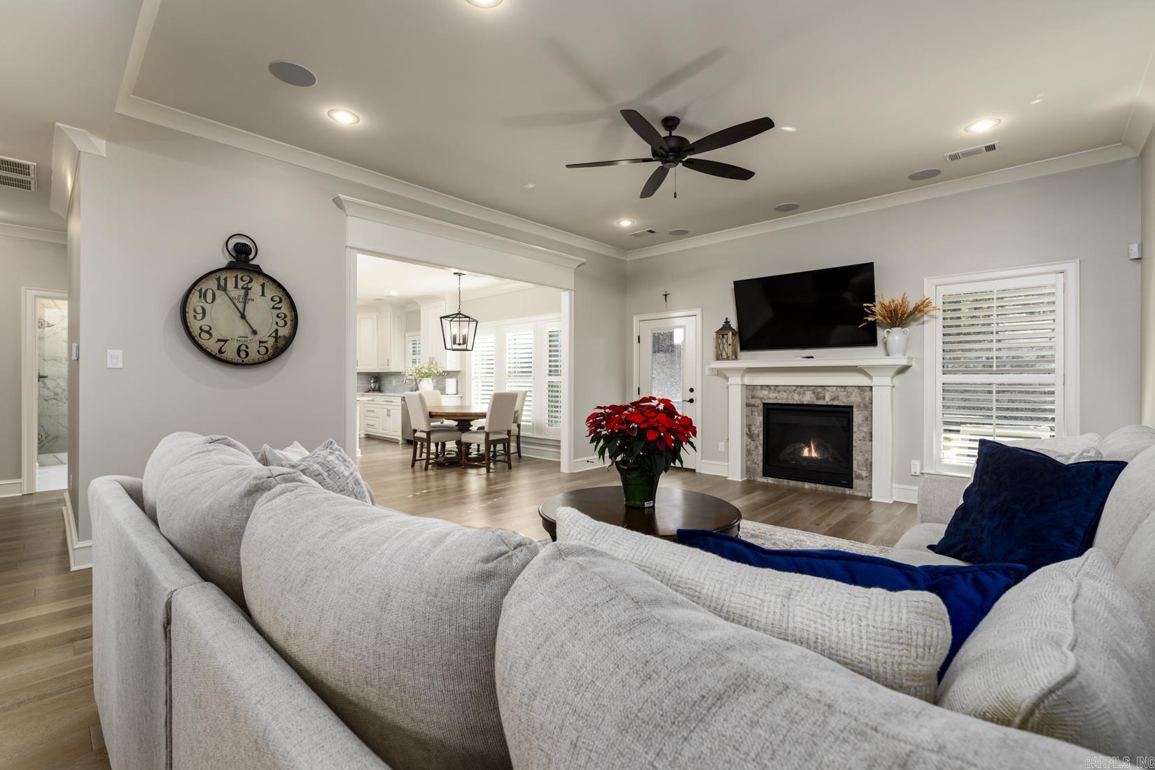 CHENAL VALLEY EPERNAY PLACE - Residential