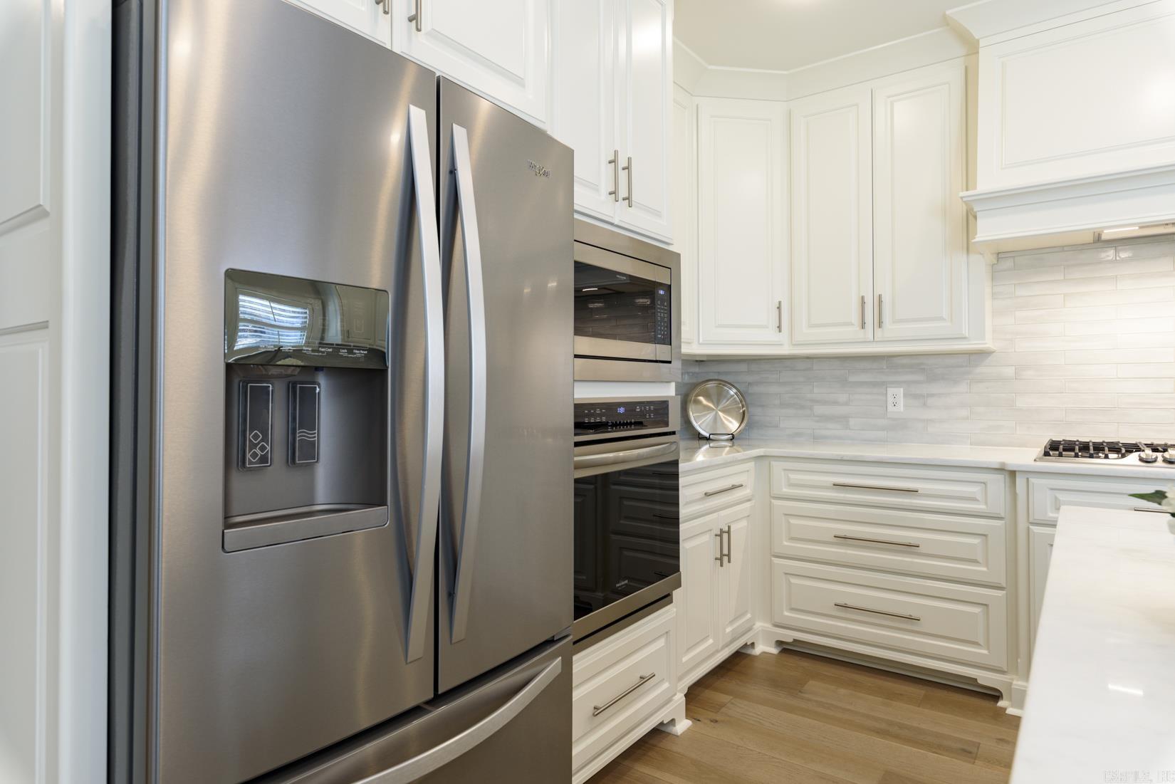 CHENAL VALLEY EPERNAY PLACE - Residential