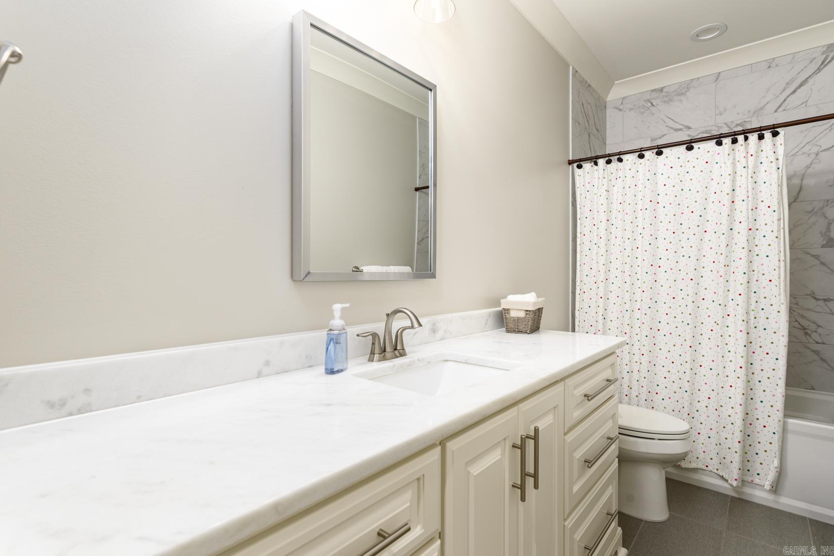 CHENAL VALLEY EPERNAY PLACE - Residential