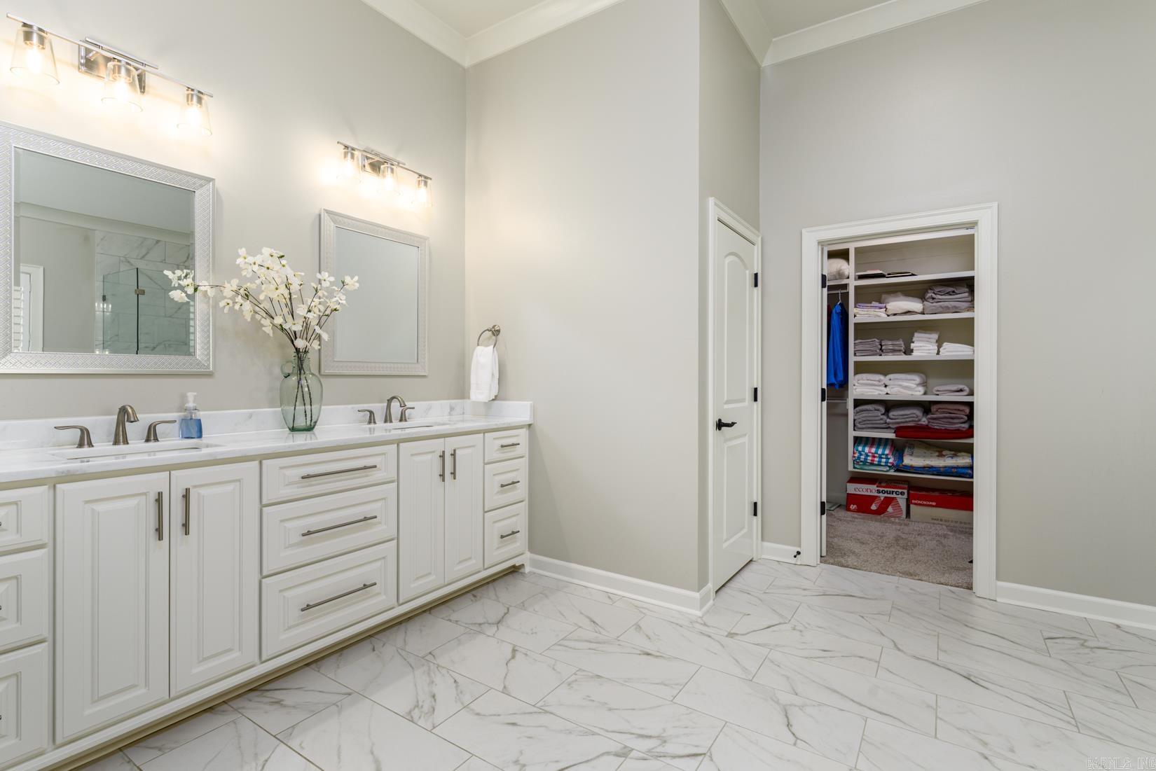 CHENAL VALLEY EPERNAY PLACE - Residential