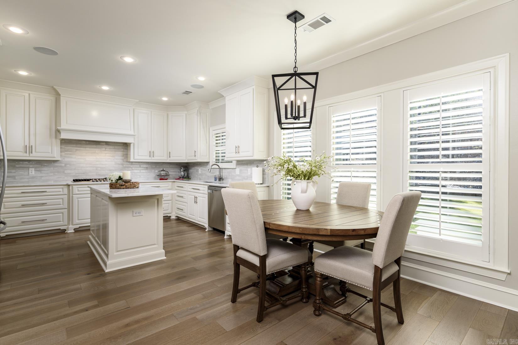 CHENAL VALLEY EPERNAY PLACE - Residential