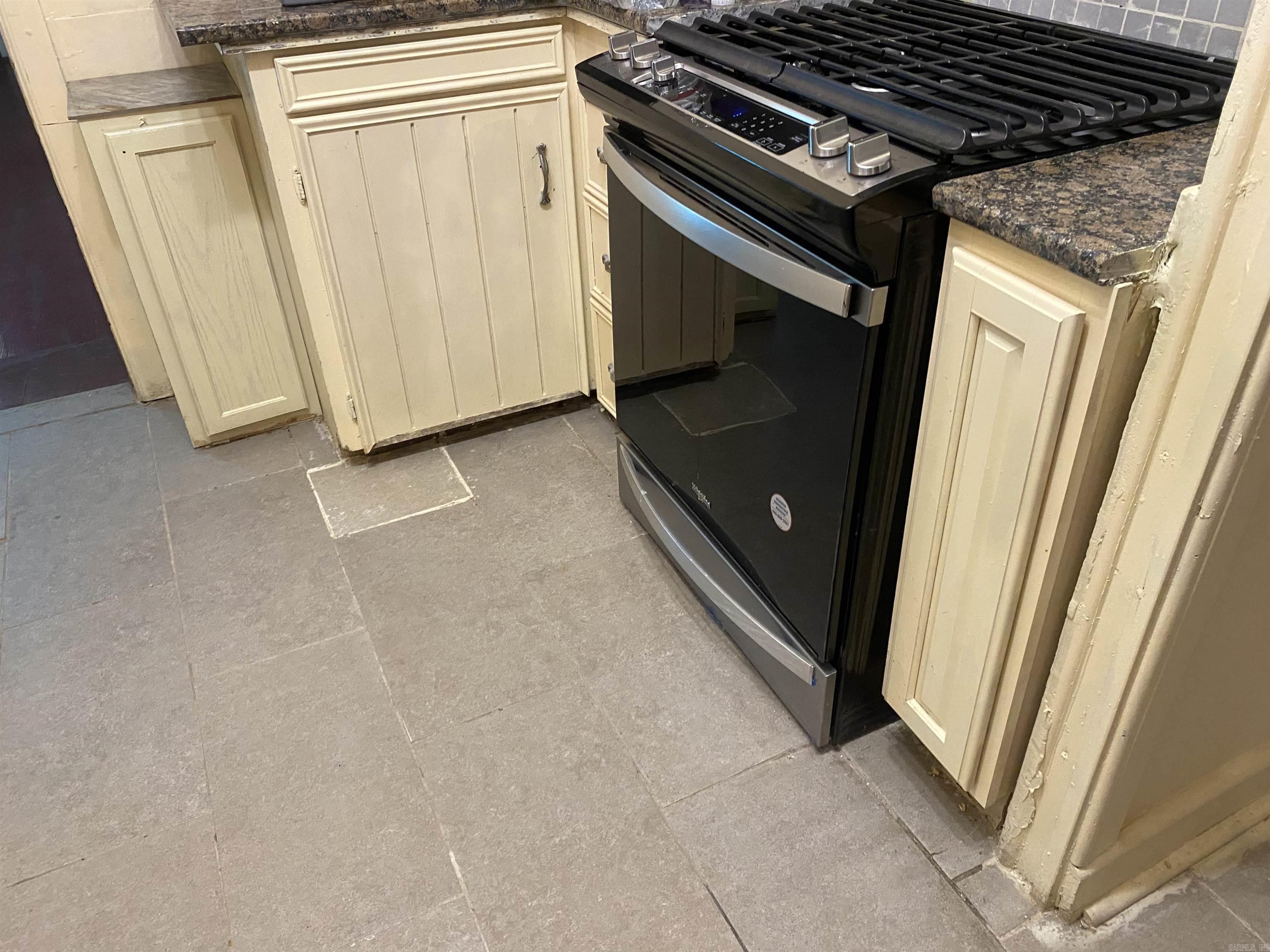 Weldon E Wrights - Residential