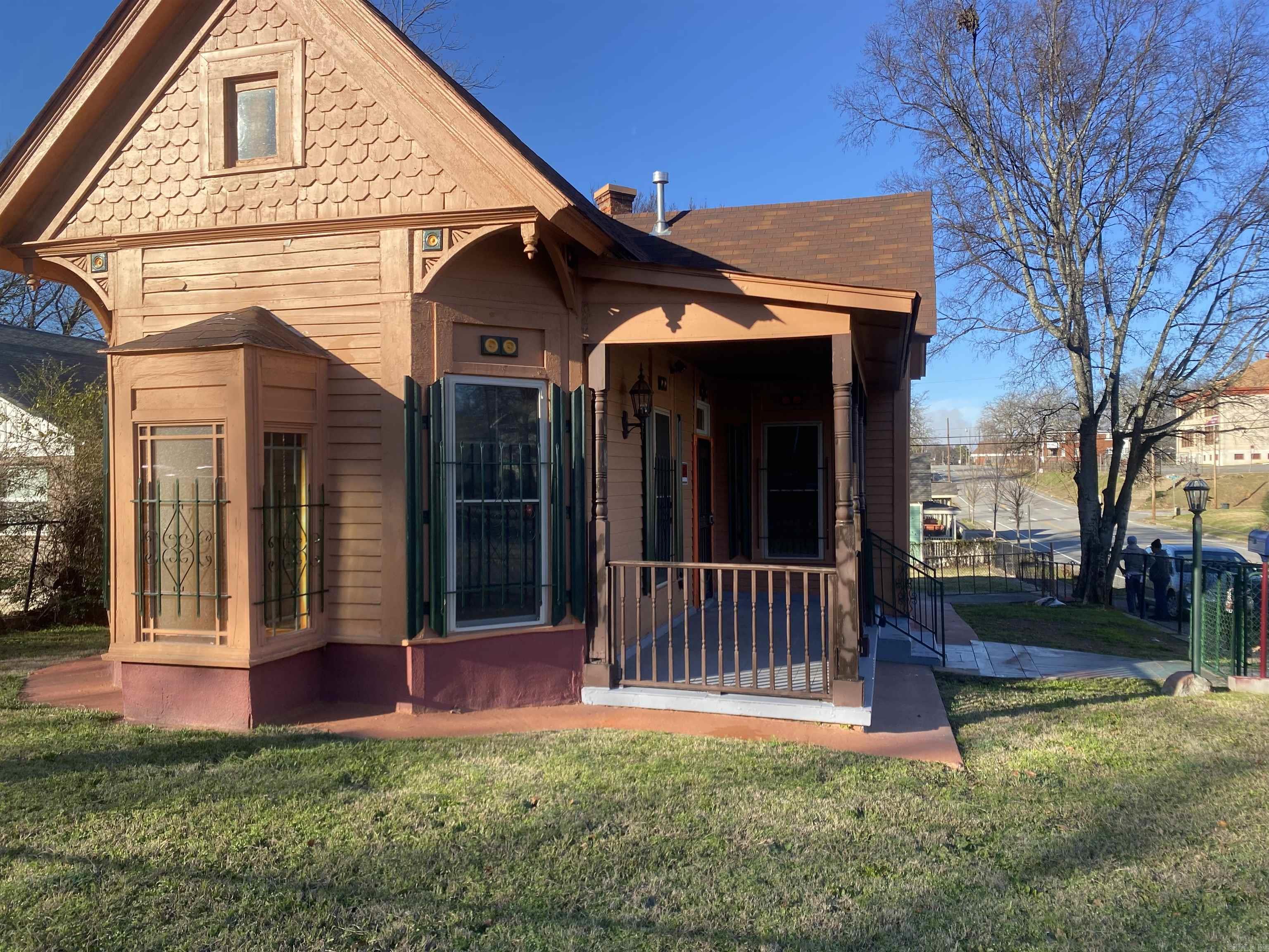 Weldon E Wrights - Residential