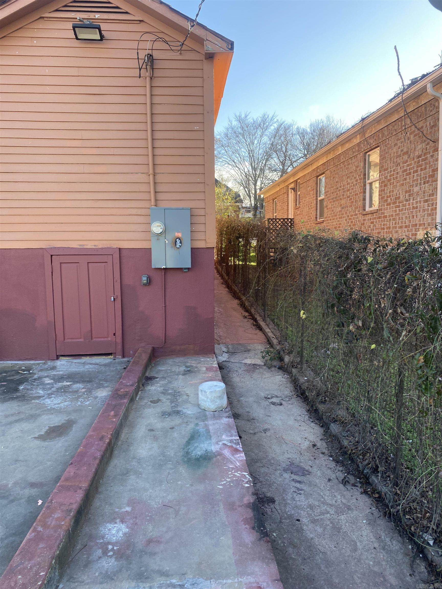 Weldon E Wrights - Residential