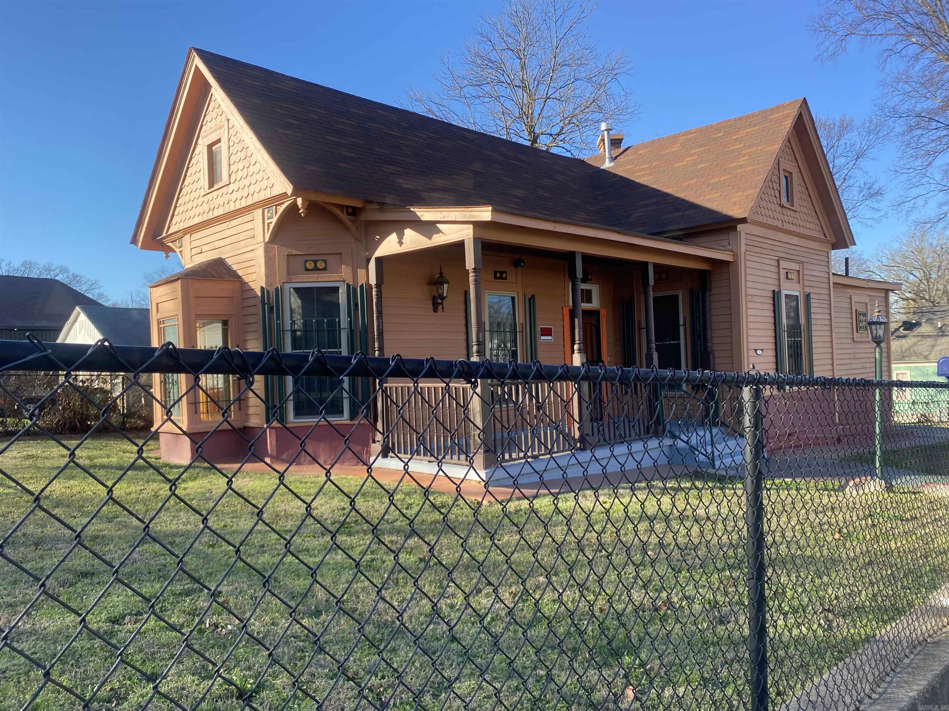 Weldon E Wrights - Residential