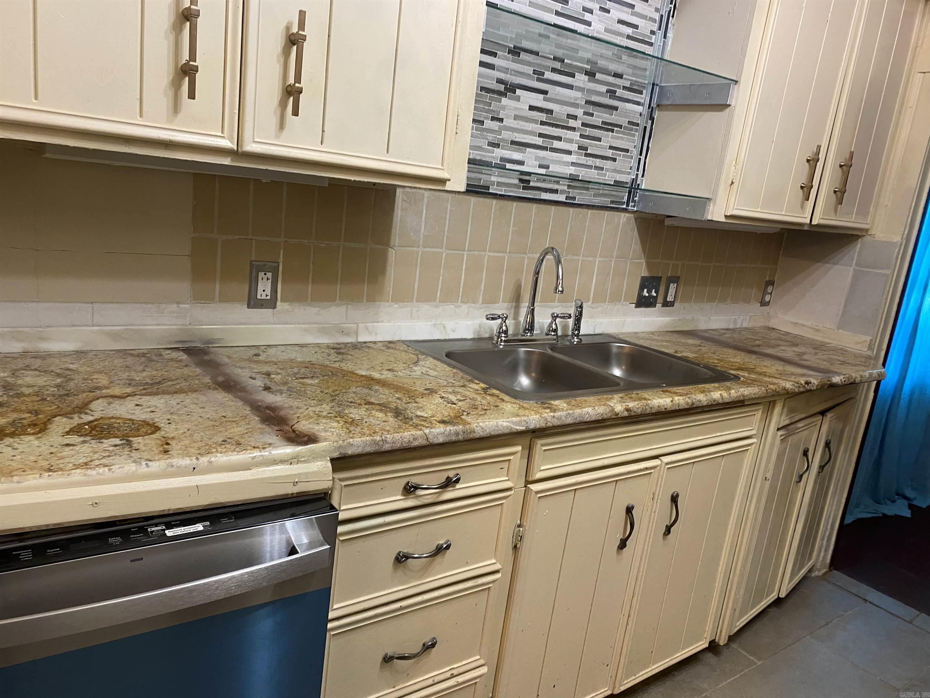 Weldon E Wrights - Residential