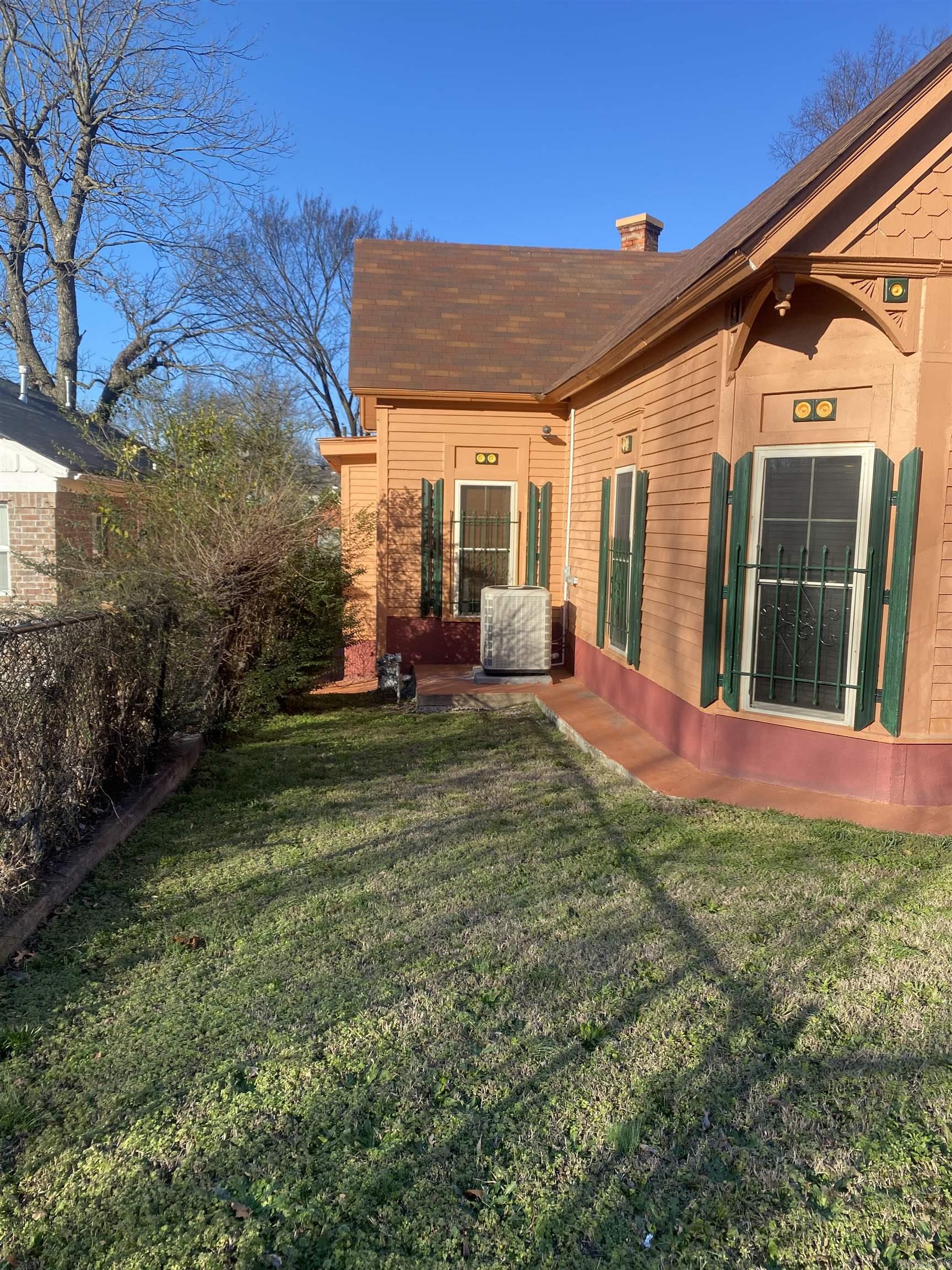 Weldon E Wrights - Residential