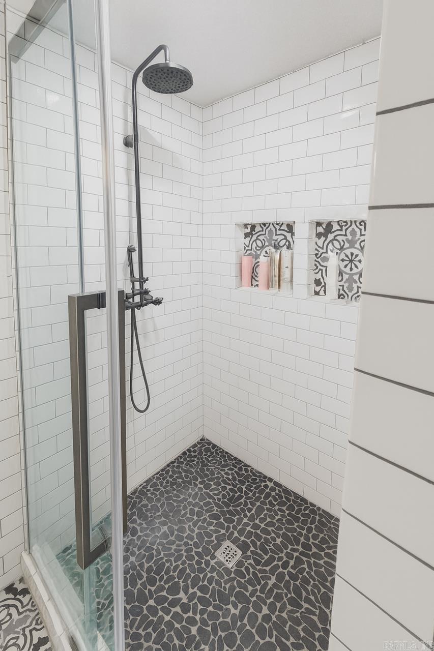 Outlots C 32-10-23 - Residential