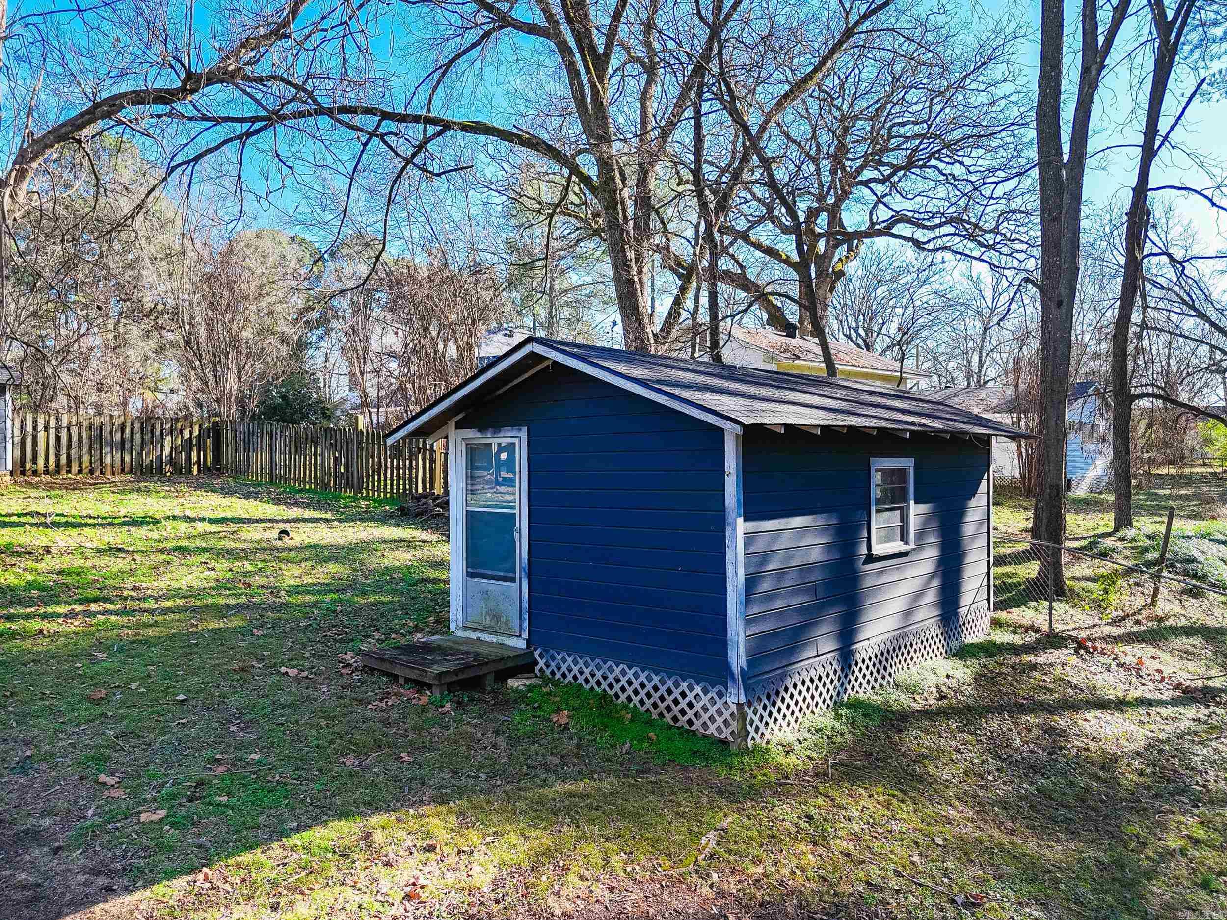 Outlots C 32-10-23 - Residential