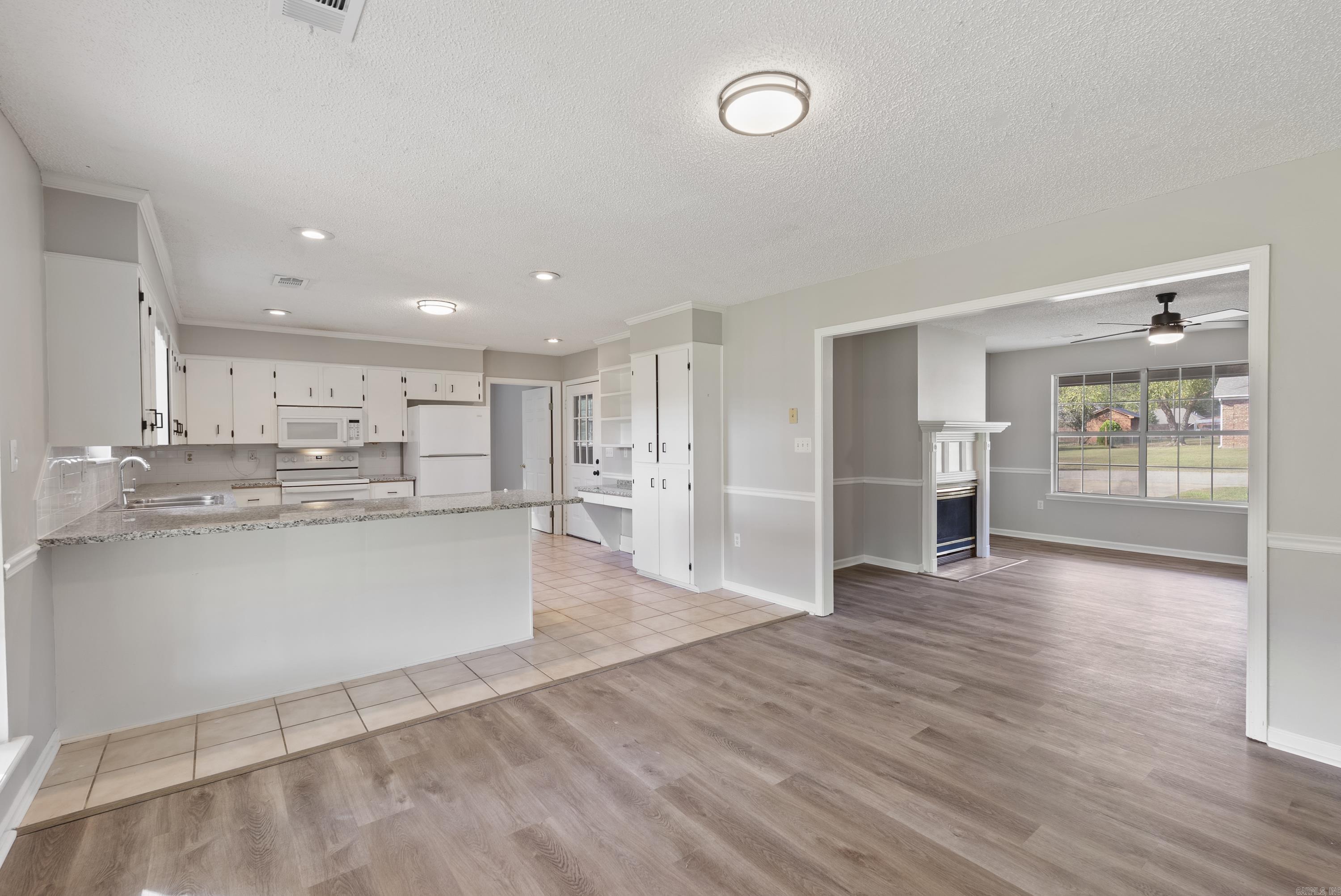 WINDWOOD SOUTH - Residential