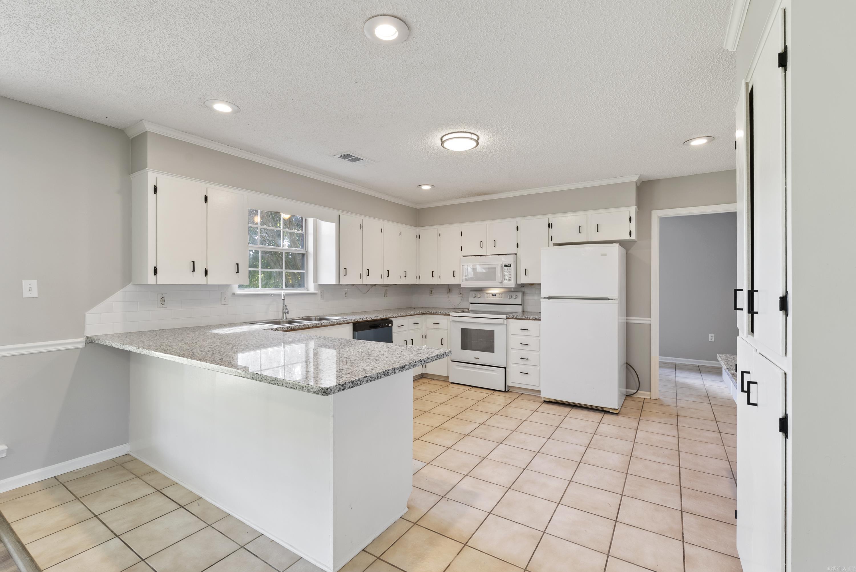 WINDWOOD SOUTH - Residential