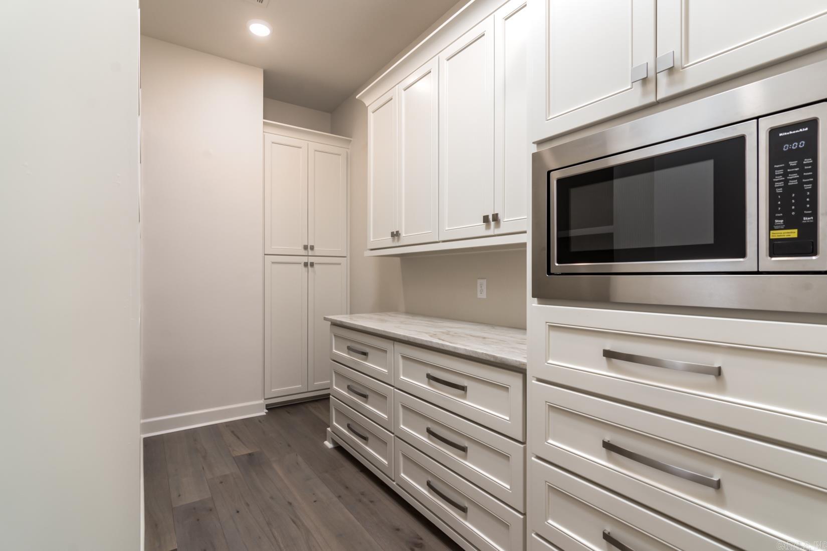 CHENAL VALLEY ABINGTON COURT - Residential