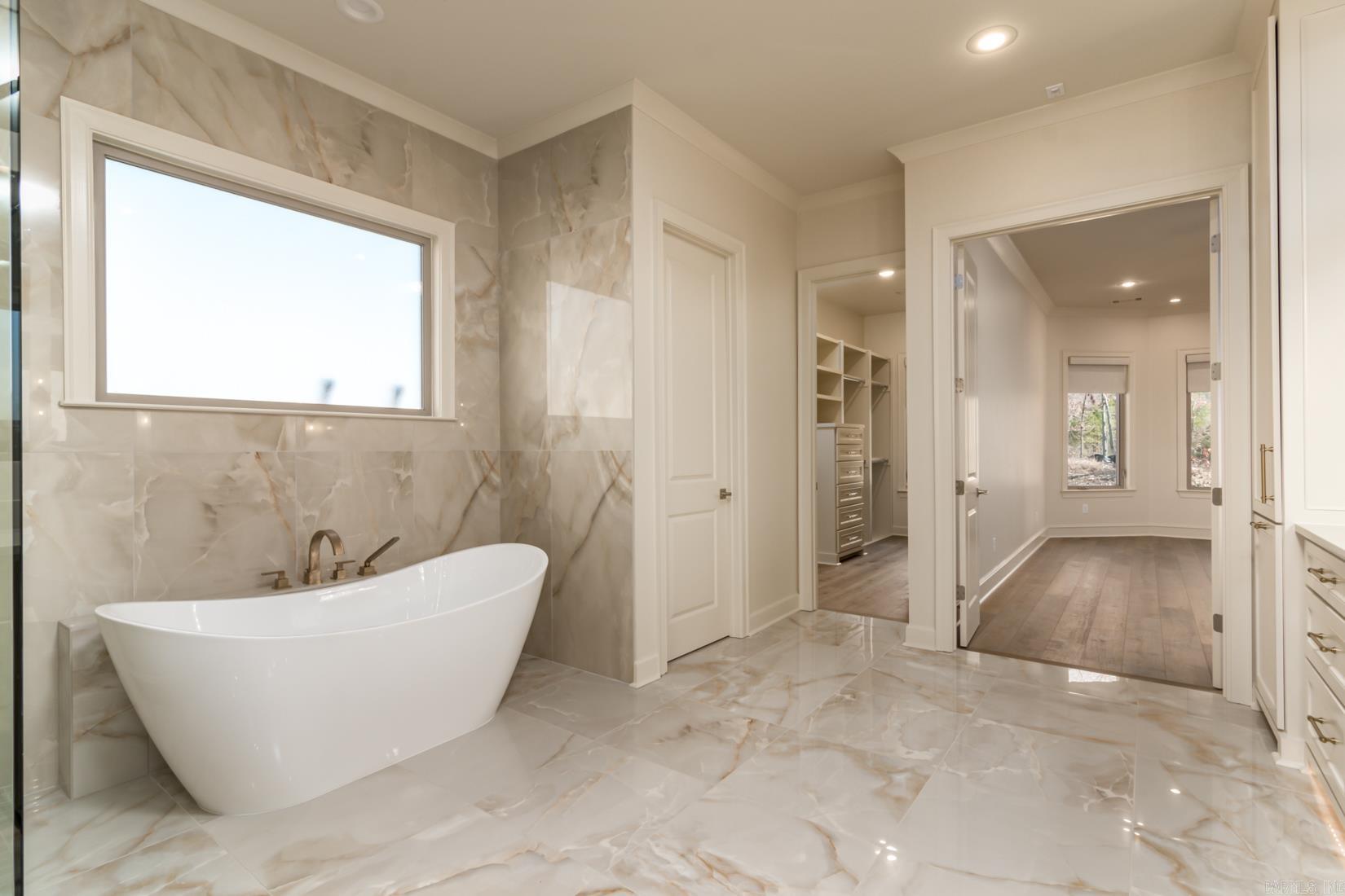 CHENAL VALLEY ABINGTON COURT - Residential