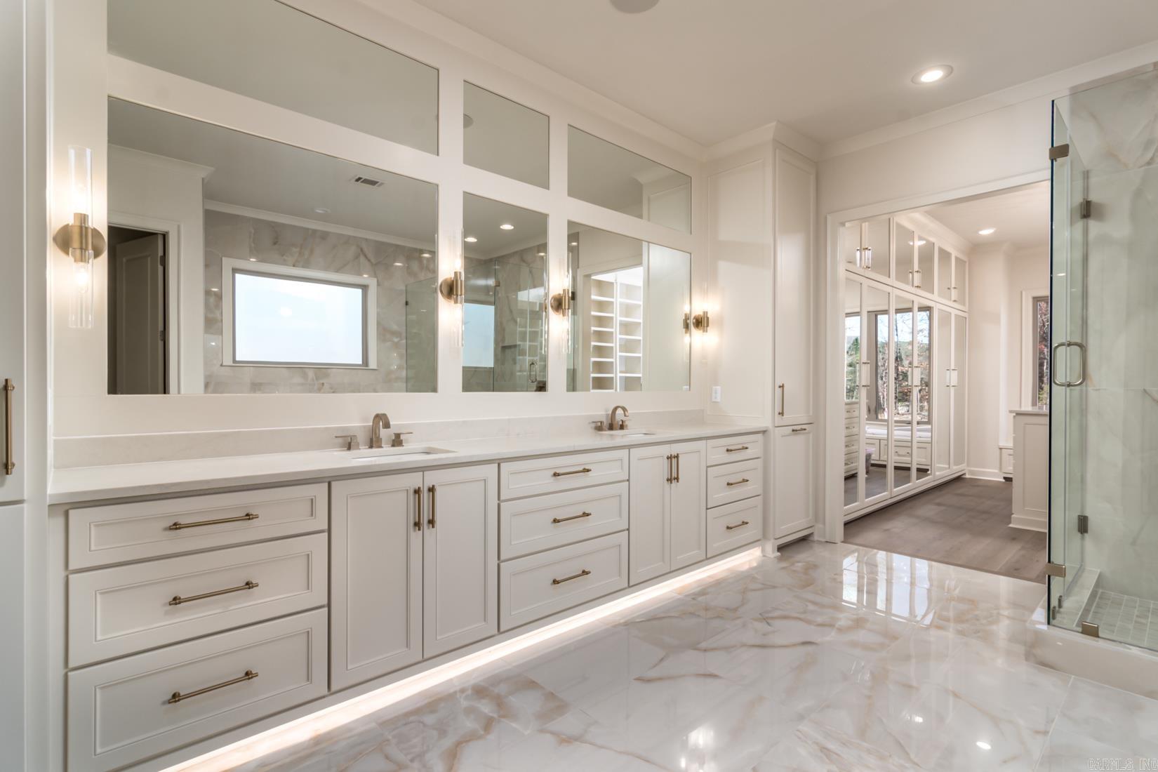 CHENAL VALLEY ABINGTON COURT - Residential