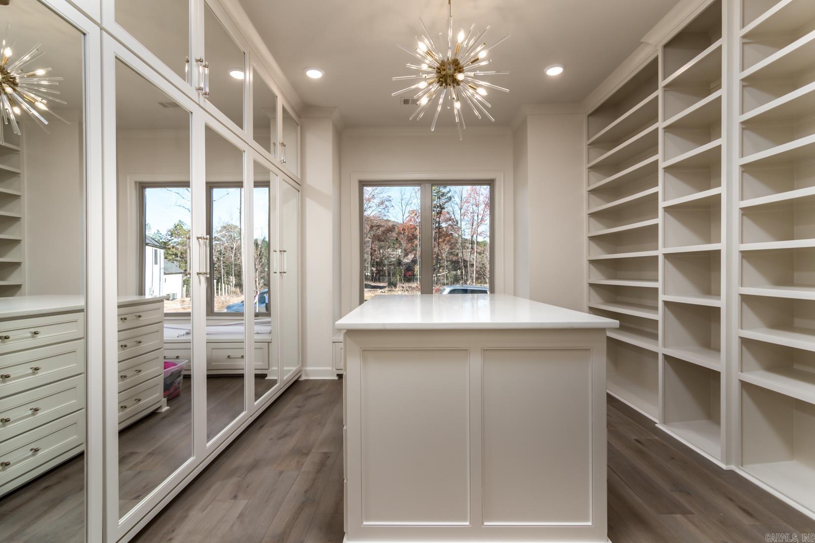 CHENAL VALLEY ABINGTON COURT - Residential