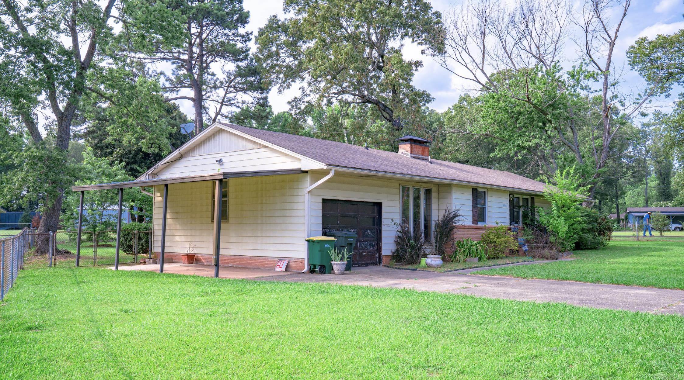 UNIVERSITY & 65TH ST - Residential