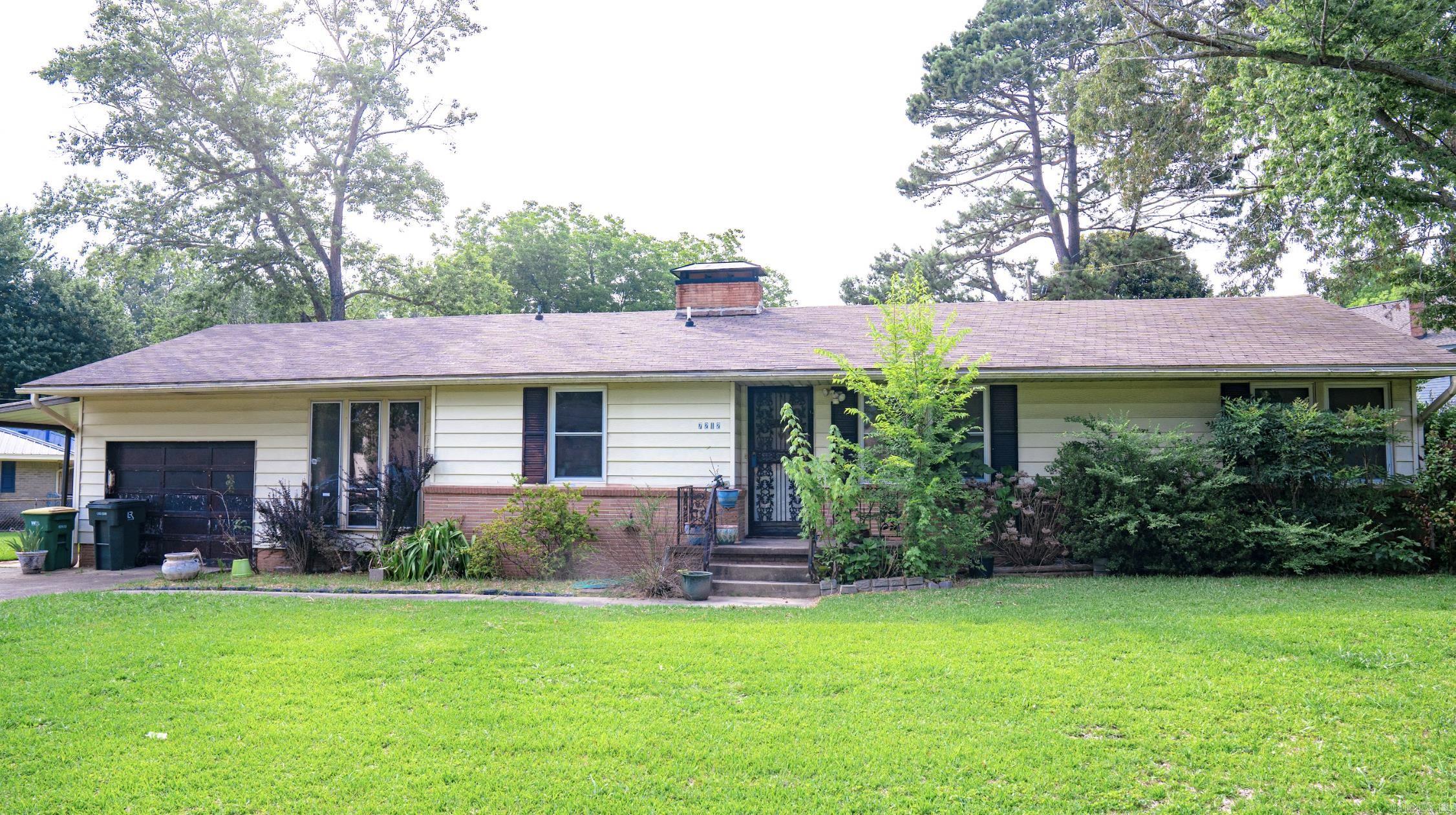 UNIVERSITY & 65TH ST - Residential