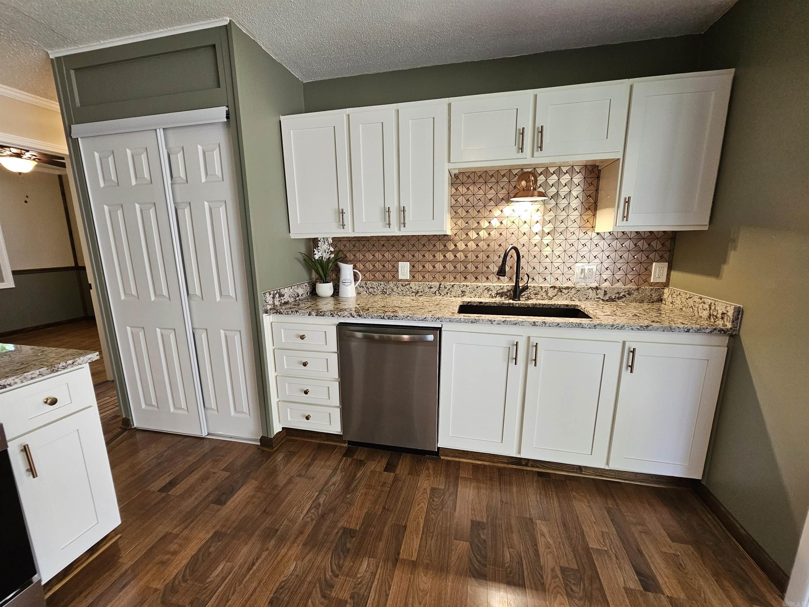 Delta Lawn - Residential