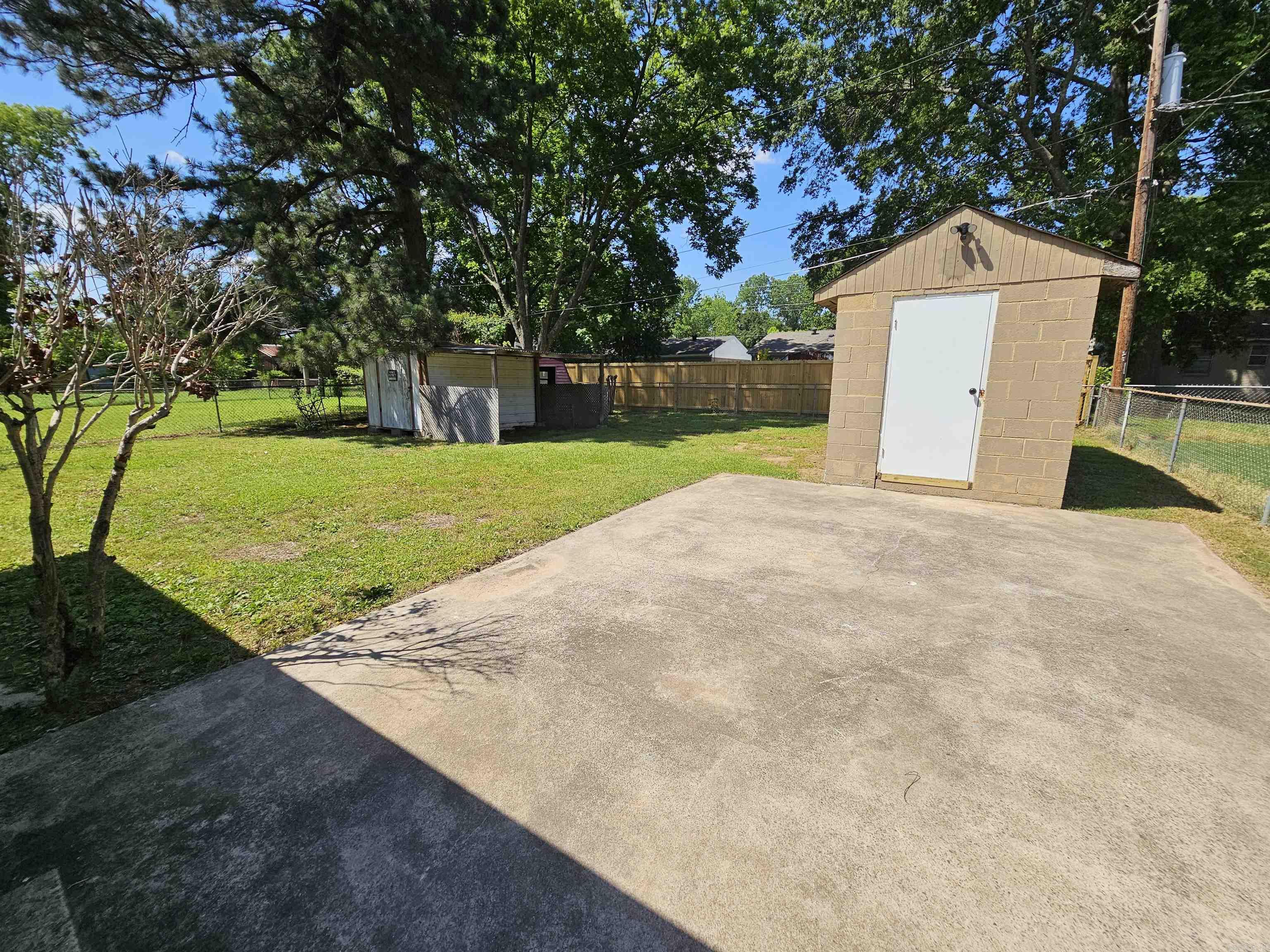 Delta Lawn - Residential